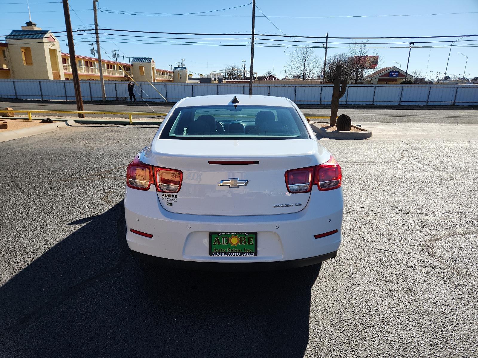 2016 White /Gray Chevrolet Malibu Limited LS (1G11A5SA6GF) with an ENGINE, 2.5L DOHC 4-CYLINDER SIDI engine, located at 4711 Ave Q, Lubbock, TX, 79412, (806) 687-2362, 33.551304, -101.855293 - Photo #3
