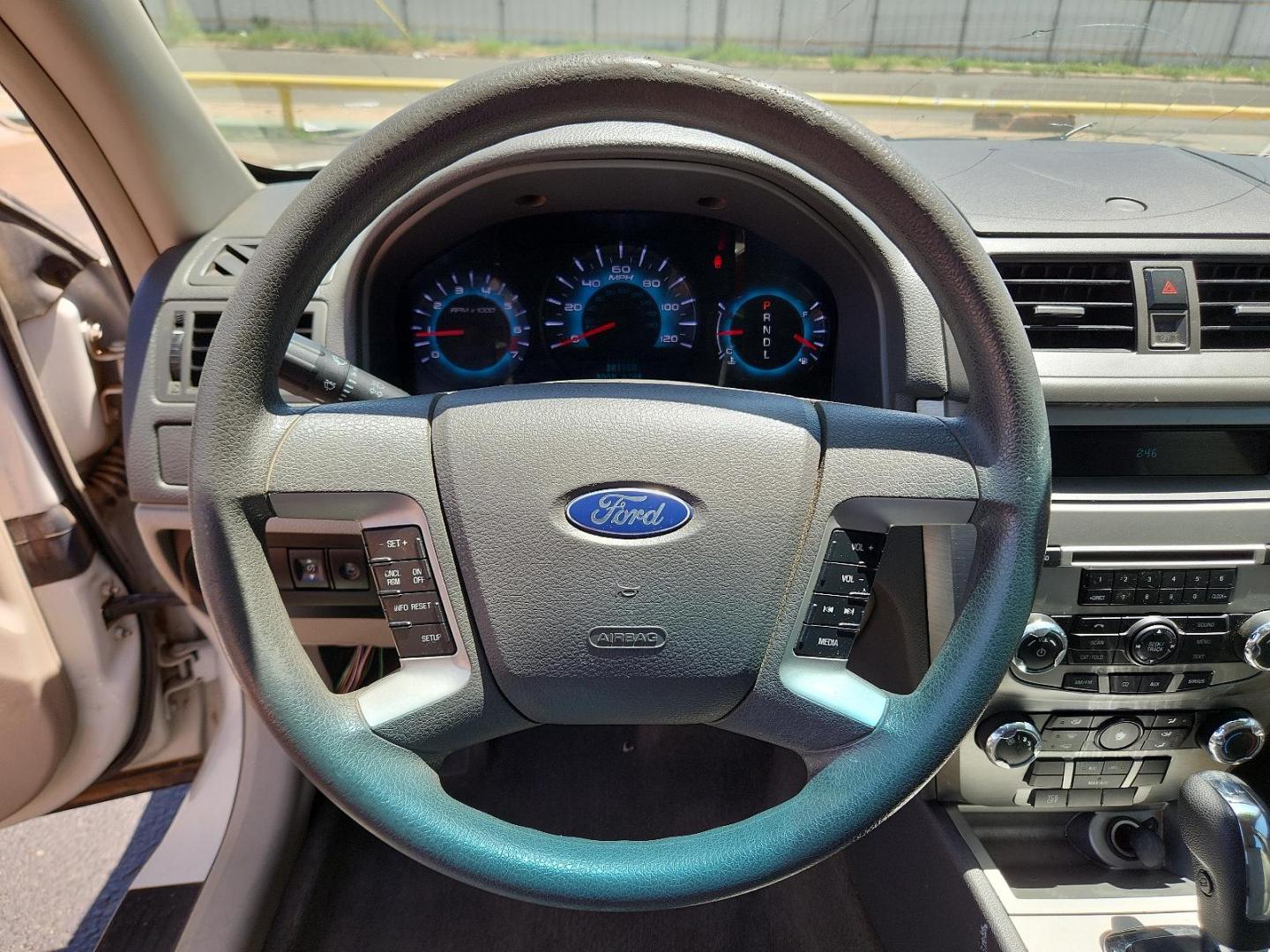 2012 White Suede /Camel Cloth Interior Ford Fusion SE (3FAHP0HA9CR) with an 2.5L 16V I4 DURATEC ENGINE engine, located at 4711 Ave Q, Lubbock, TX, 79412, (806) 687-2362, 33.551304, -101.855293 - Photo#17