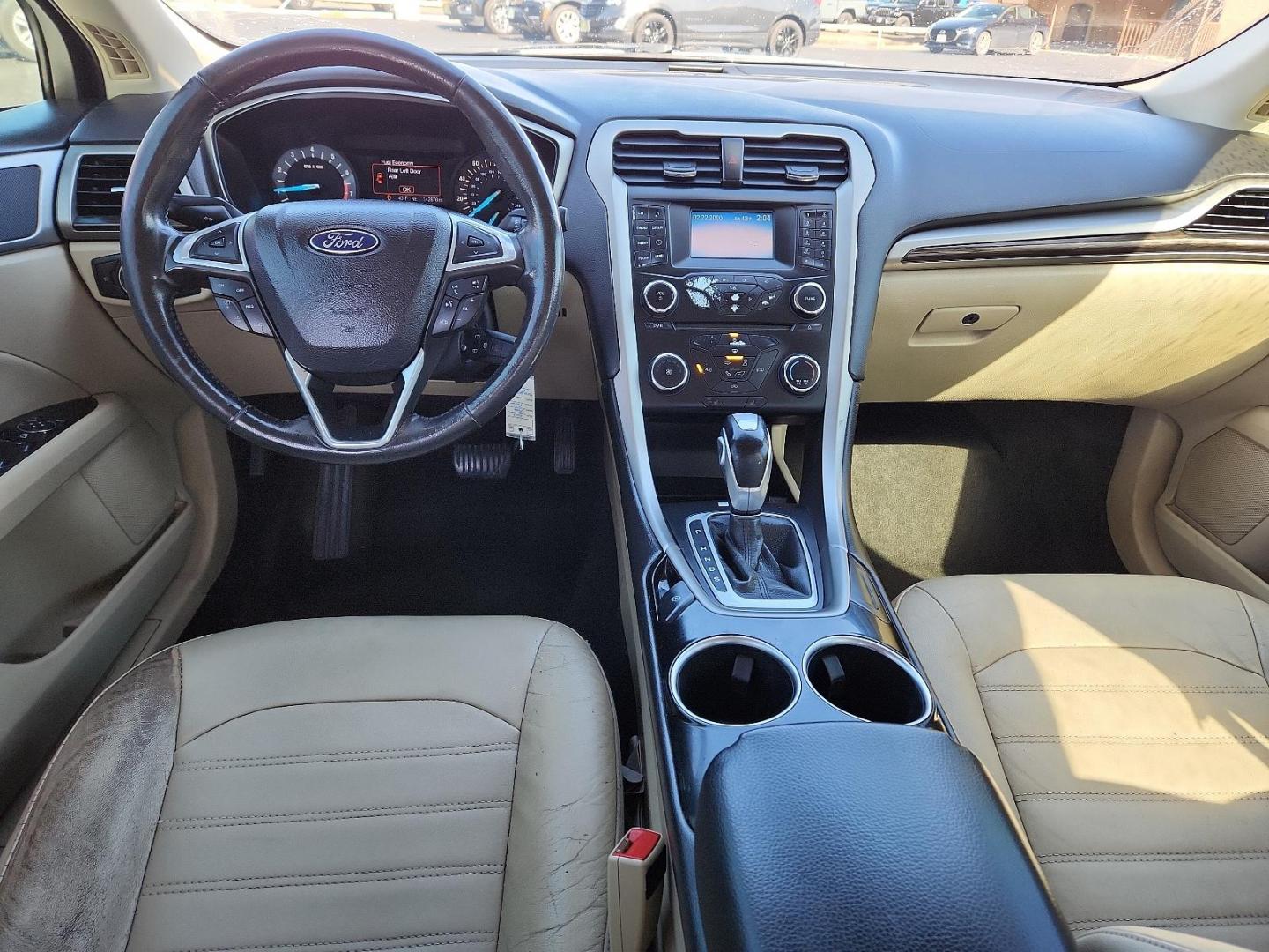 2013 Oxford White /Charcoal Black Ford Fusion SE (3FA6P0HR5DR) with an 1.6L ECOBOOST GTDI I4 ENGINE engine, located at 4711 Ave Q, Lubbock, TX, 79412, (806) 687-2362, 33.551304, -101.855293 - Photo#9