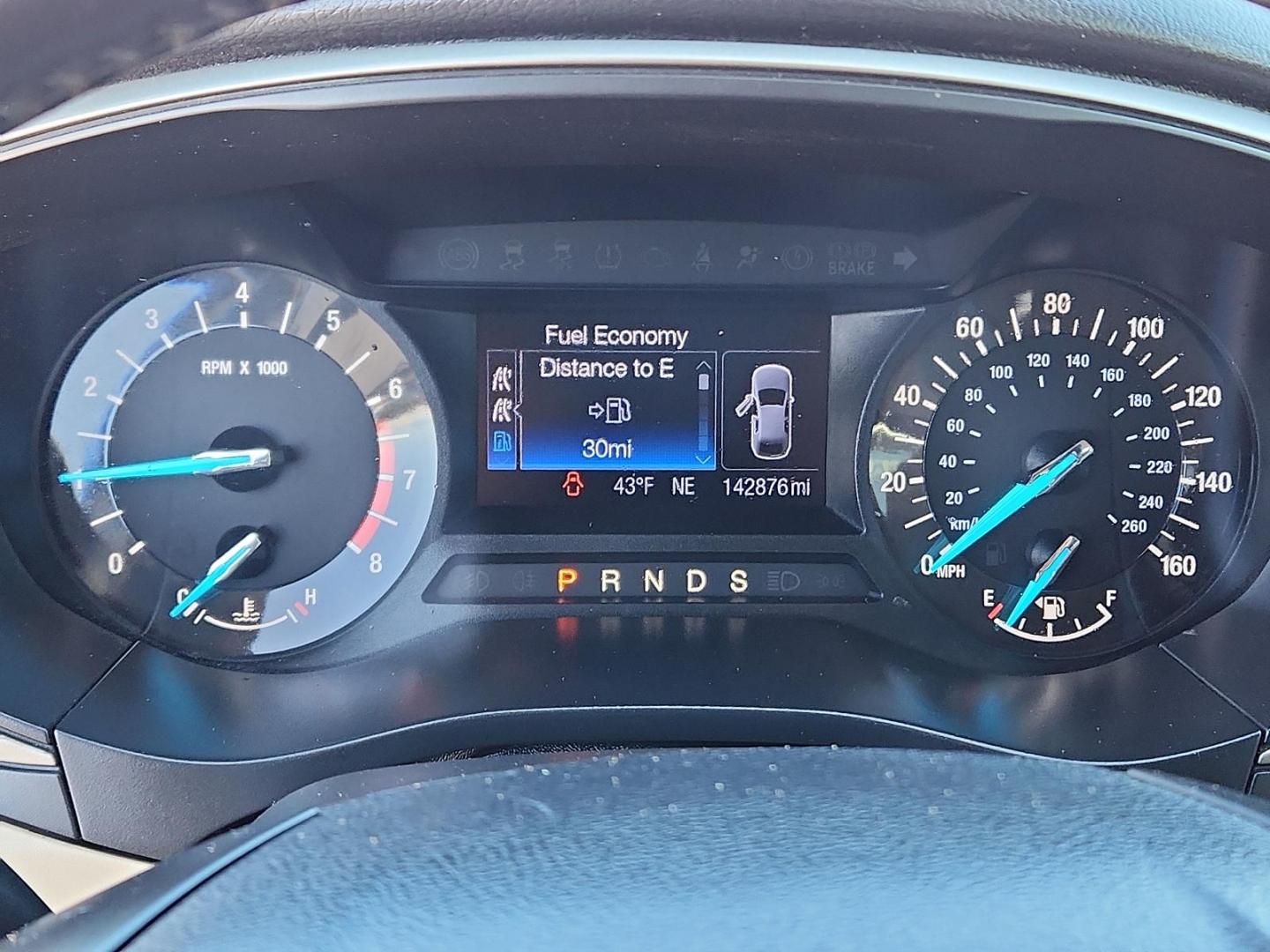 2013 Oxford White /Charcoal Black Ford Fusion SE (3FA6P0HR5DR) with an 1.6L ECOBOOST GTDI I4 ENGINE engine, located at 4711 Ave Q, Lubbock, TX, 79412, (806) 687-2362, 33.551304, -101.855293 - Photo#16