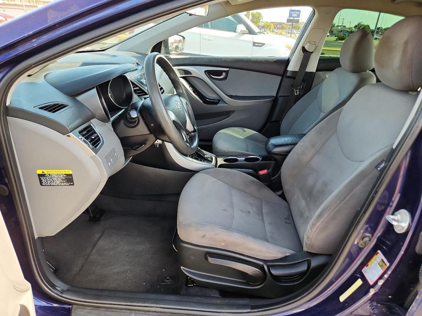 2014 Windy Sea Blue /Gray Hyundai Elantra SE (5NPDH4AE2EH) with an Engine: 1.8L DOHC 16V 4-Cylinder D-CVVT engine, located at 4711 Ave Q, Lubbock, TX, 79412, (806) 687-2362, 33.551304, -101.855293 - Photo#11