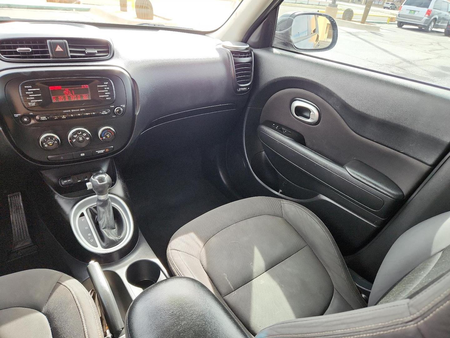 2015 Shadow Black /Black Kia Soul Base (KNDJN2A23F7) with an Engine: 1.6L Gamma GDI I4 engine, located at 4711 Ave Q, Lubbock, TX, 79412, (806) 687-2362, 33.551304, -101.855293 - Photo#15