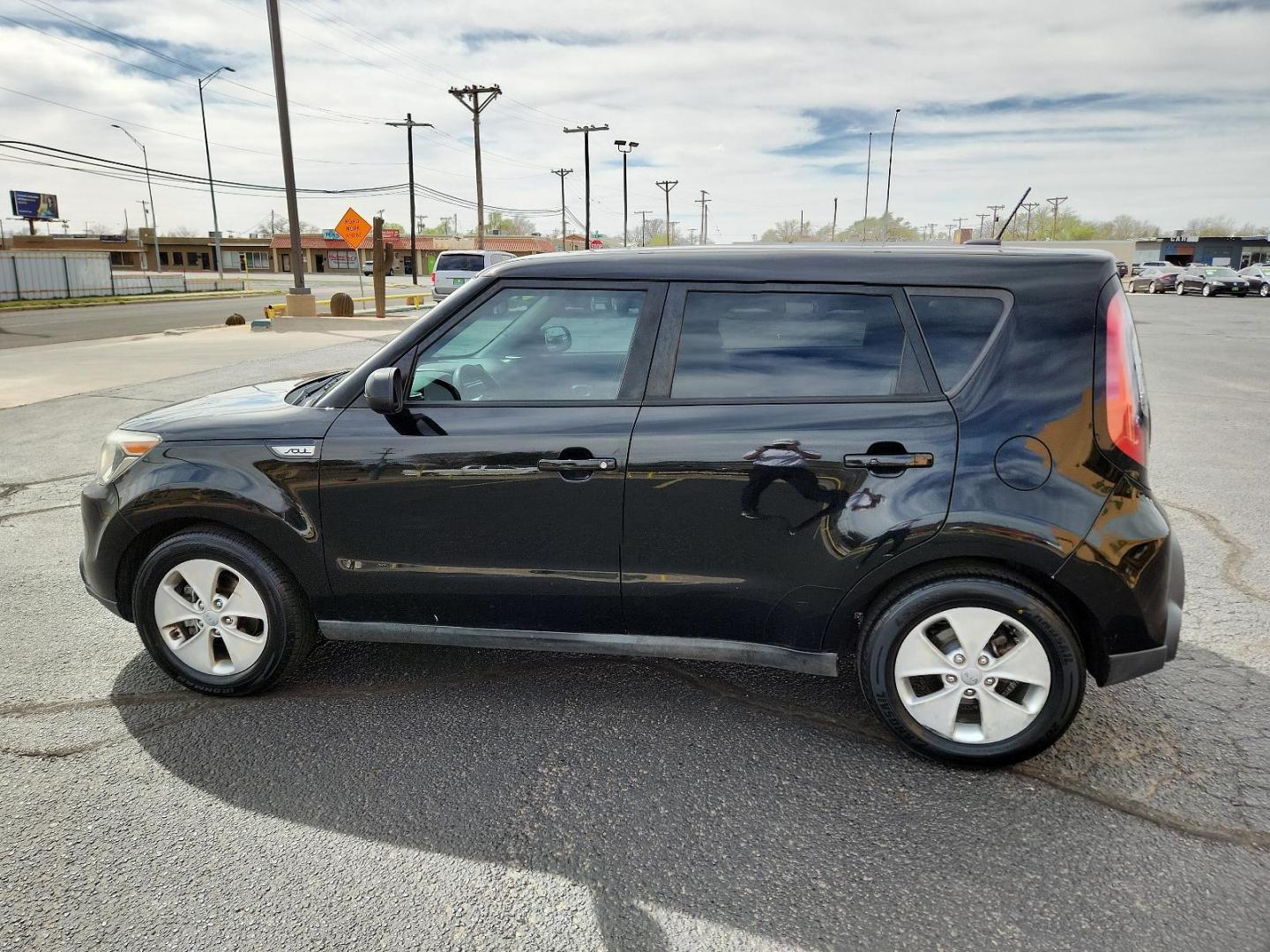 2015 Shadow Black /Black Kia Soul Base (KNDJN2A23F7) with an Engine: 1.6L Gamma GDI I4 engine, located at 4711 Ave Q, Lubbock, TX, 79412, (806) 687-2362, 33.551304, -101.855293 - Photo#1