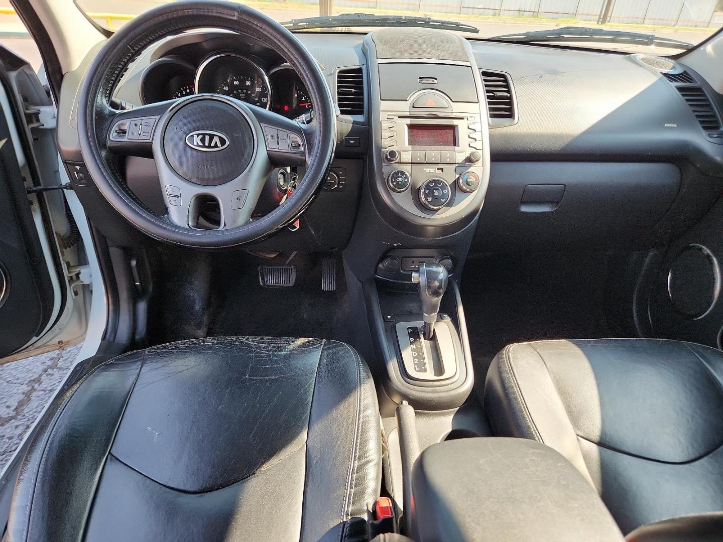 2010 Ghost /Black Cloth Interior Kia Soul + (KNDJT2A22A7) with an 2.0L CVVT I4 engine engine, located at 4711 Ave Q, Lubbock, TX, 79412, (806) 687-2362, 33.551304, -101.855293 - Photo#10