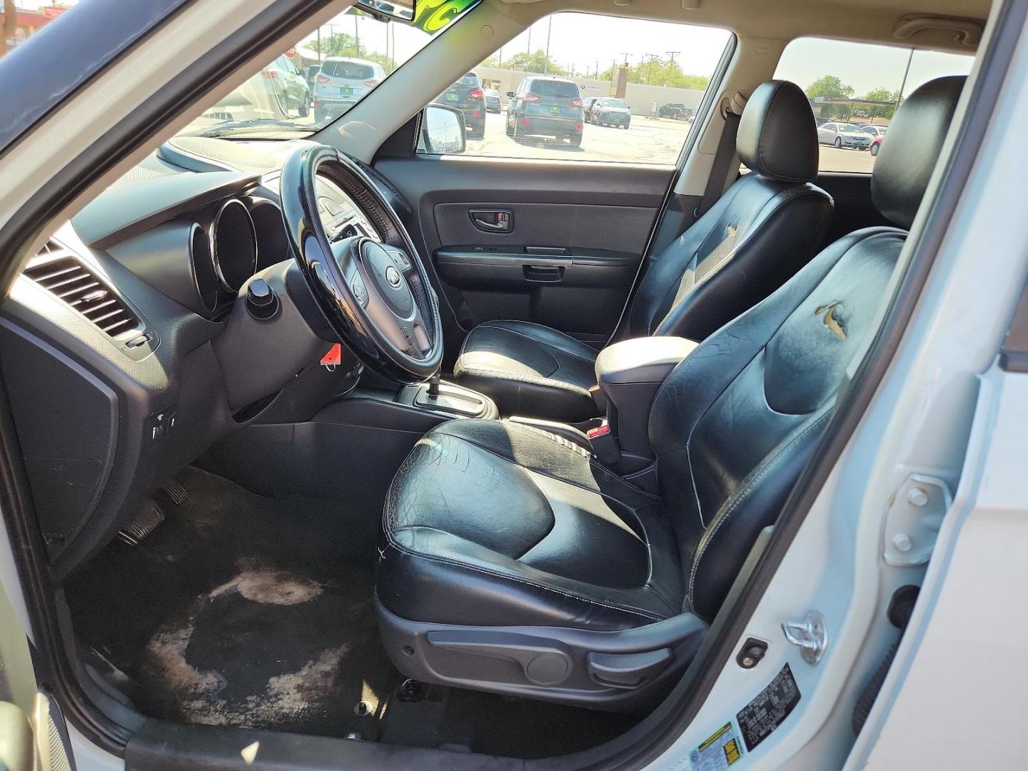 2010 Ghost /Black Cloth Interior Kia Soul + (KNDJT2A22A7) with an 2.0L CVVT I4 engine engine, located at 4711 Ave Q, Lubbock, TX, 79412, (806) 687-2362, 33.551304, -101.855293 - Photo#12