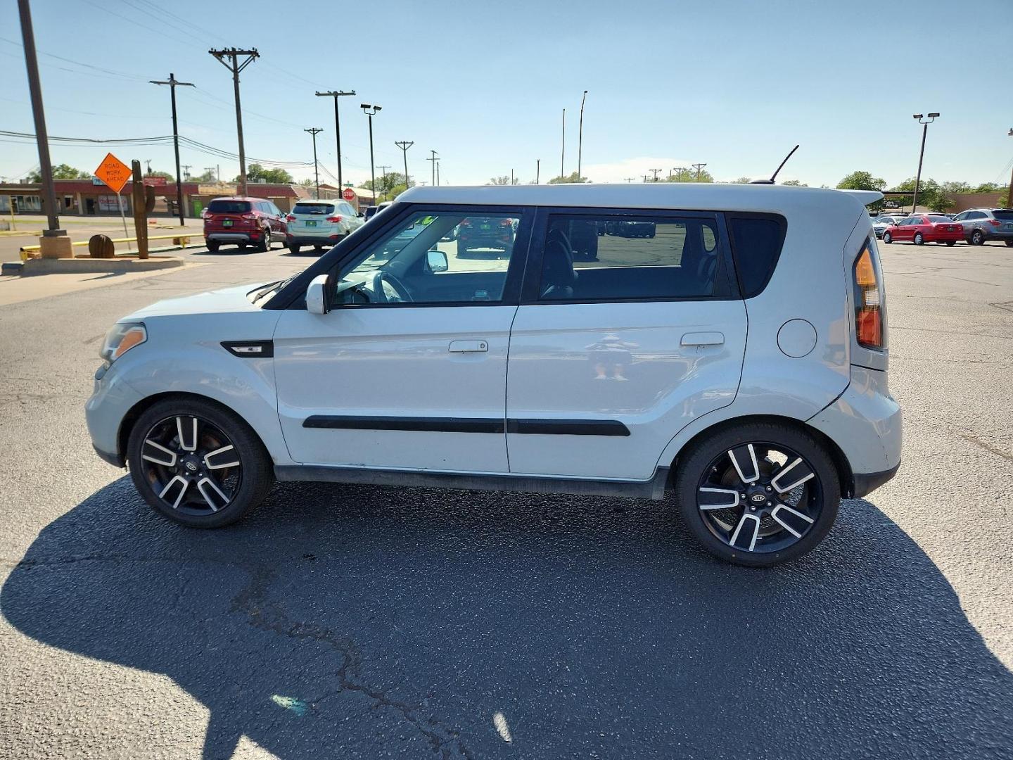 2010 Ghost /Black Cloth Interior Kia Soul + (KNDJT2A22A7) with an 2.0L CVVT I4 engine engine, located at 4711 Ave Q, Lubbock, TX, 79412, (806) 687-2362, 33.551304, -101.855293 - Photo#1