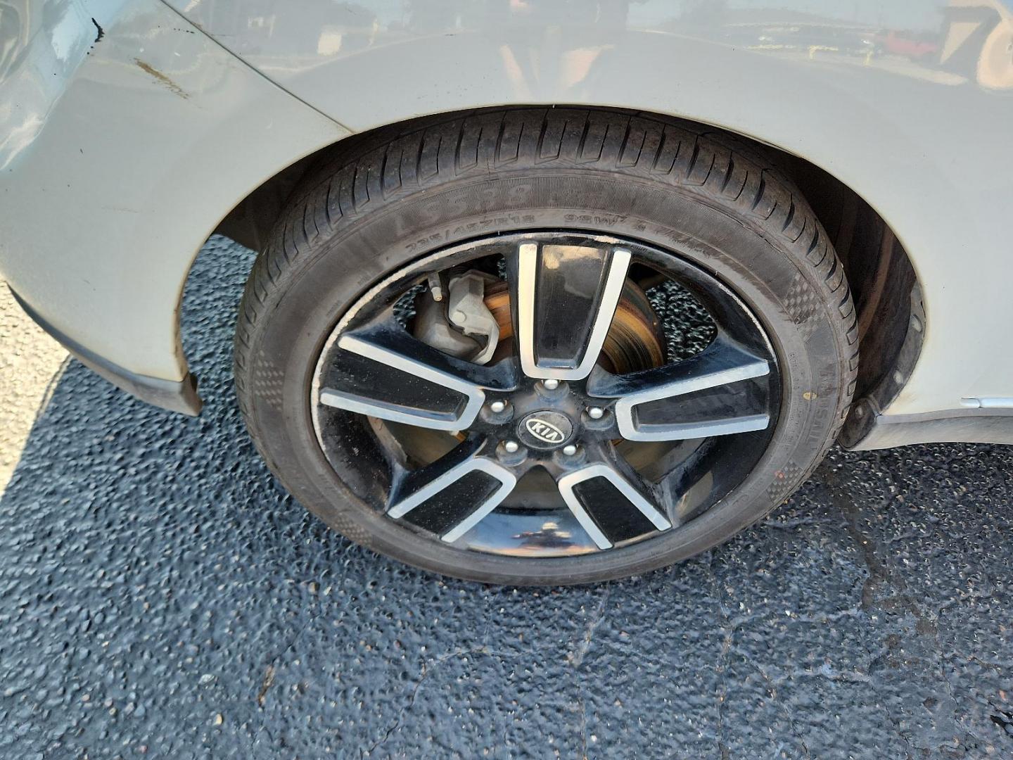 2010 Ghost /Black Cloth Interior Kia Soul + (KNDJT2A22A7) with an 2.0L CVVT I4 engine engine, located at 4711 Ave Q, Lubbock, TX, 79412, (806) 687-2362, 33.551304, -101.855293 - Photo#8