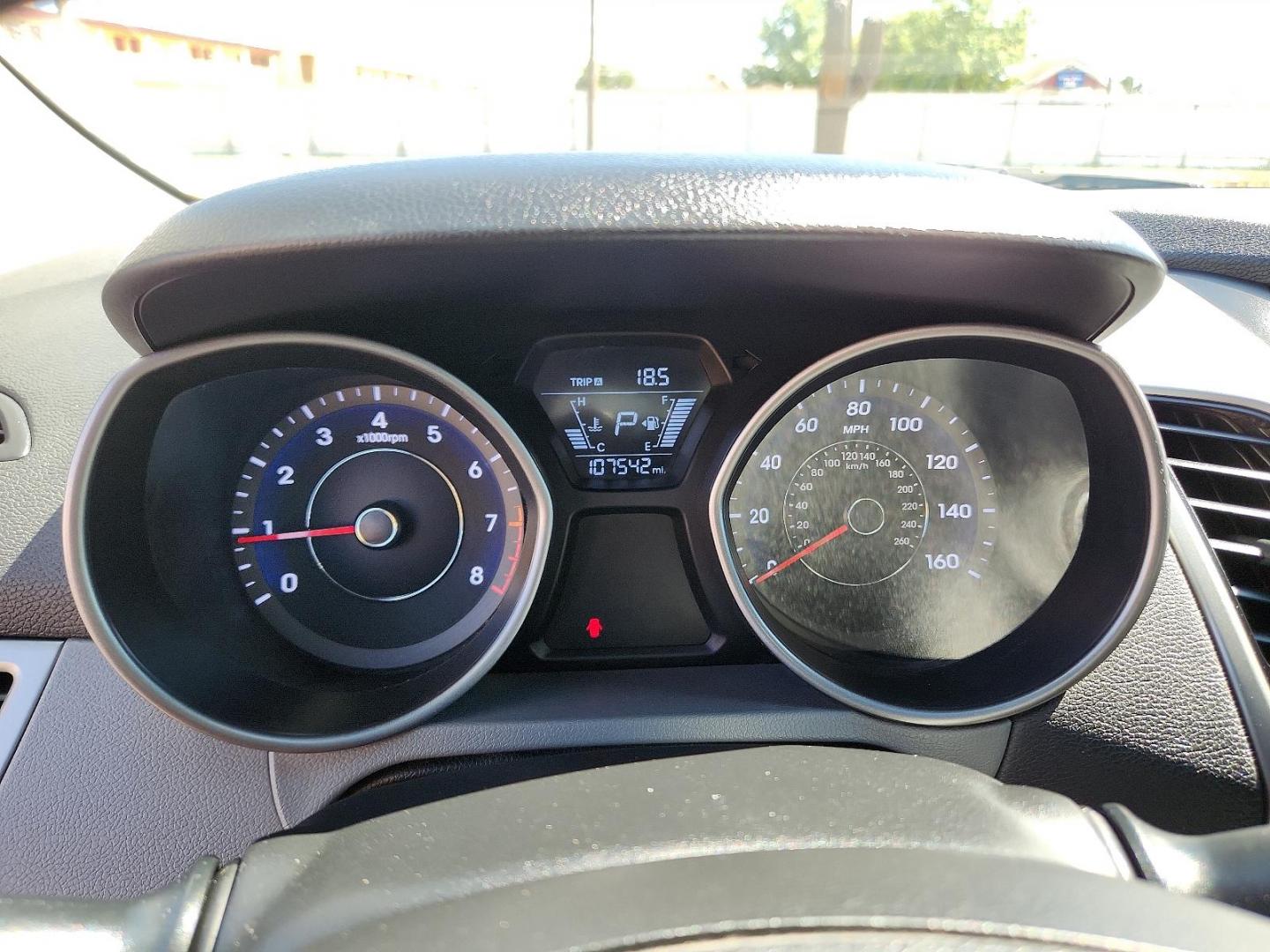 2016 Quartz White Pearl - W8 /Beige - YVF Hyundai Elantra SE (5NPDH4AE6GH) with an Engine:1.8L DOHC 16V 4-Cylinder D-CVVT MPI engine, located at 4711 Ave Q, Lubbock, TX, 79412, (806) 687-2362, 33.551304, -101.855293 - Photo#26