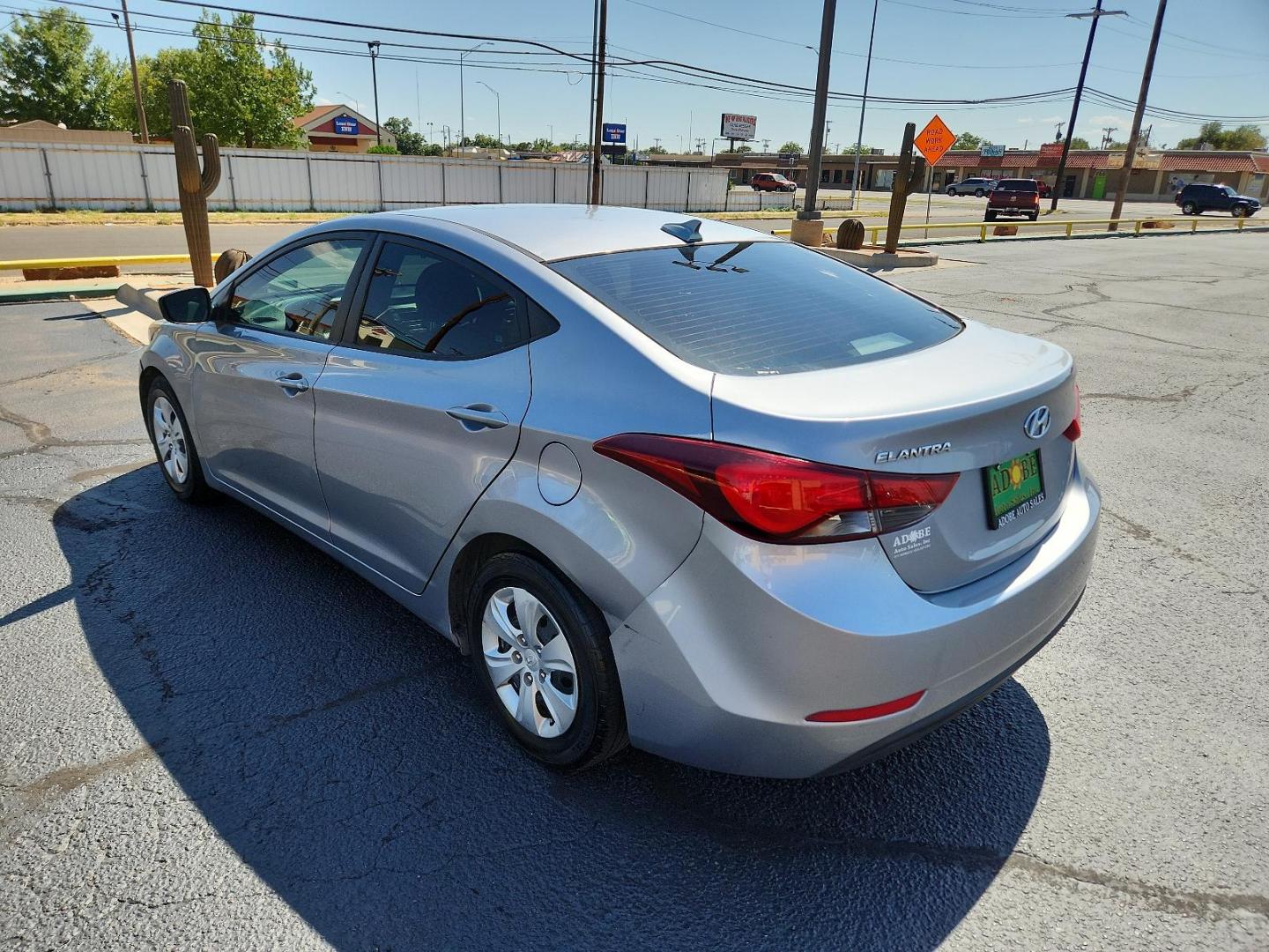 2016 Quartz White Pearl - W8 /Beige - YVF Hyundai Elantra SE (5NPDH4AE6GH) with an Engine:1.8L DOHC 16V 4-Cylinder D-CVVT MPI engine, located at 4711 Ave Q, Lubbock, TX, 79412, (806) 687-2362, 33.551304, -101.855293 - Photo#2