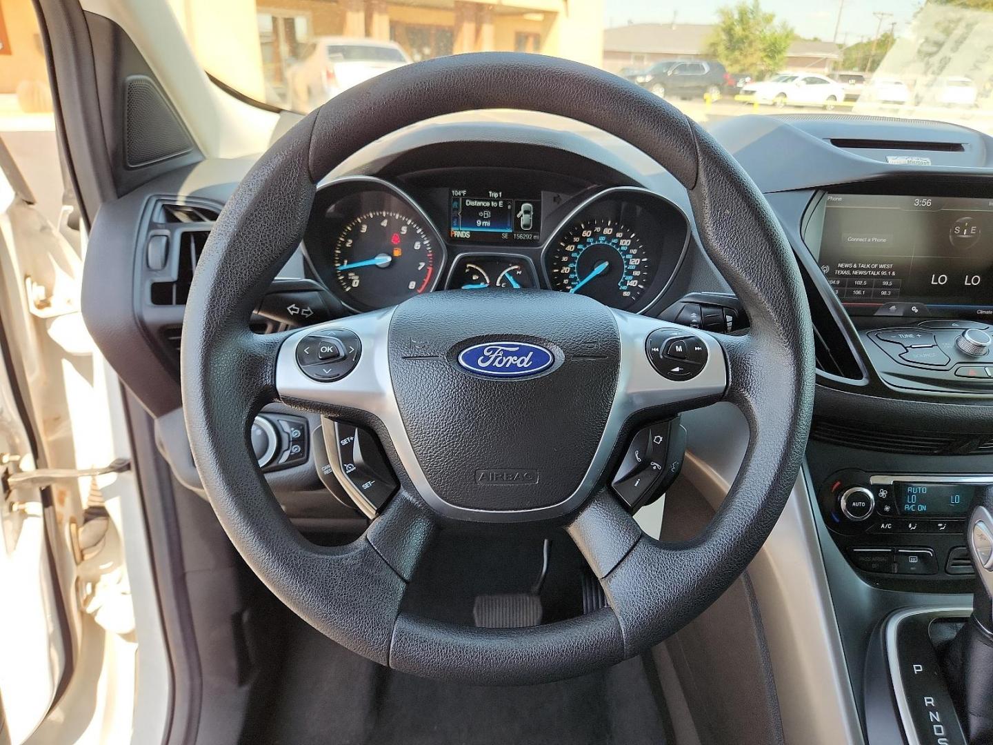 2013 Oxford White /Charcoal Black Cloth Interior Ford Escape SE (1FMCU0GX9DU) with an 1.6L I4 ECOBOOST ENGINE engine, located at 4711 Ave Q, Lubbock, TX, 79412, (806) 687-2362, 33.551304, -101.855293 - Photo#18