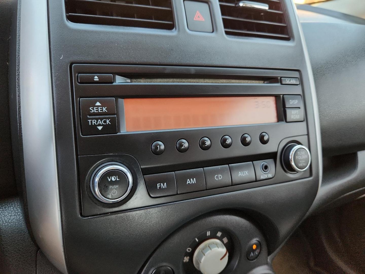 2014 Red Brick Metallic /Charcoal Nissan Versa Note SV (3N1CE2CP5EL) with an Engine: 1.6L DOHC 16-Valve 4-Cylinder engine, located at 4711 Ave Q, Lubbock, TX, 79412, (806) 687-2362, 33.551304, -101.855293 - Photo#14