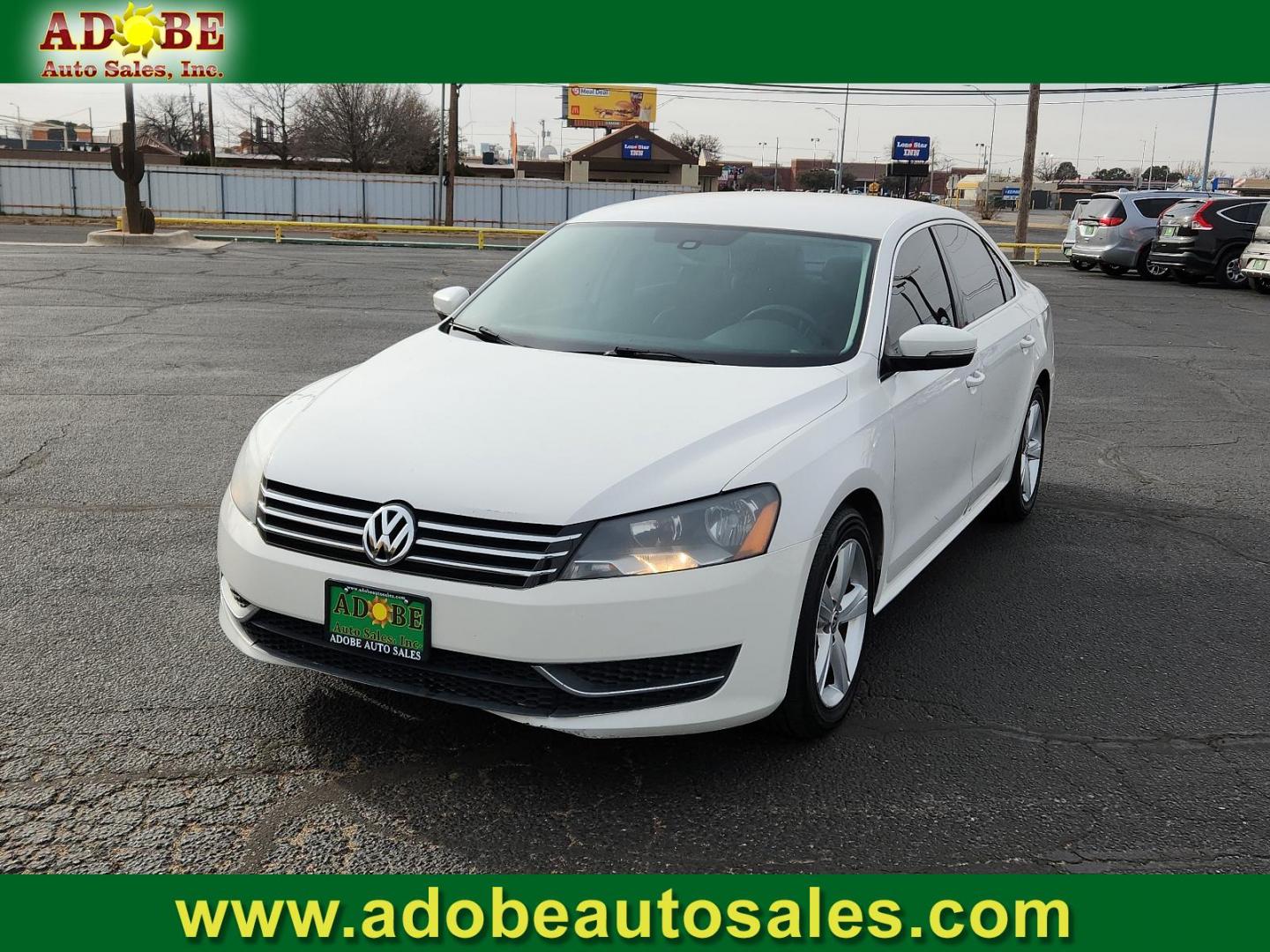 2013 Candy White Volkswagen Passat SE (1VWBP7A31DC) with an 2.5L MPFI DOHC 20-valve I5 PZEV engine -inc: 118 mph speed limiter engine, located at 4711 Ave Q, Lubbock, TX, 79412, (806) 687-2362, 33.551304, -101.855293 - Photo#0