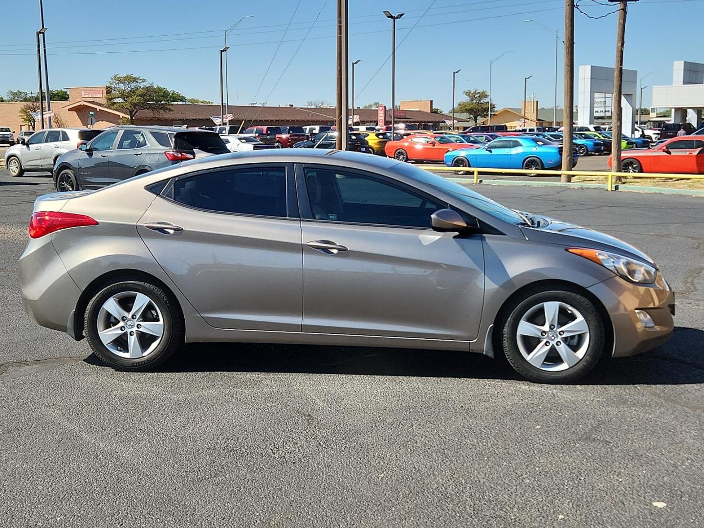 2013 Desert Bronze - RNZ /Beige - YDA Hyundai Elantra GLS (5NPDH4AE1DH) with an 1.8L DOHC MPFI D-CVVT 16-valve I4 engine engine, located at 4711 Ave Q, Lubbock, TX, 79412, (806) 687-2362, 33.551304, -101.855293 - Photo#4