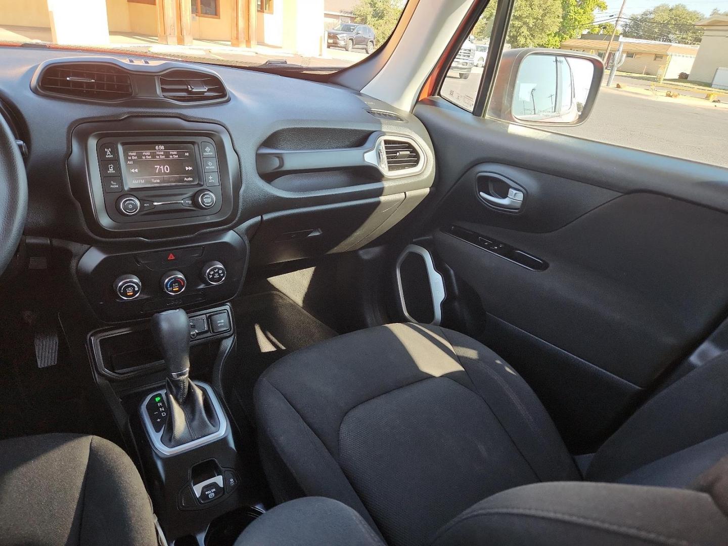 2020 Omaha Orange Clear Coat /Black, cloth Jeep Renegade Sport (ZACNJAAB7LP) with an ENGINE: 2.4L I4 ZERO EVAP M-AIR engine, located at 4711 Ave Q, Lubbock, TX, 79412, (806) 687-2362, 33.551304, -101.855293 - Photo#10