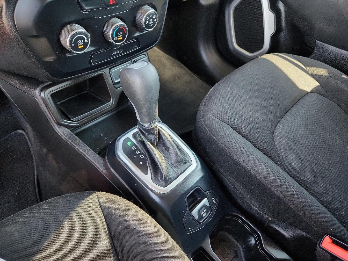 2020 Omaha Orange Clear Coat /Black, cloth Jeep Renegade Sport (ZACNJAAB7LP) with an ENGINE: 2.4L I4 ZERO EVAP M-AIR engine, located at 4711 Ave Q, Lubbock, TX, 79412, (806) 687-2362, 33.551304, -101.855293 - Photo#19