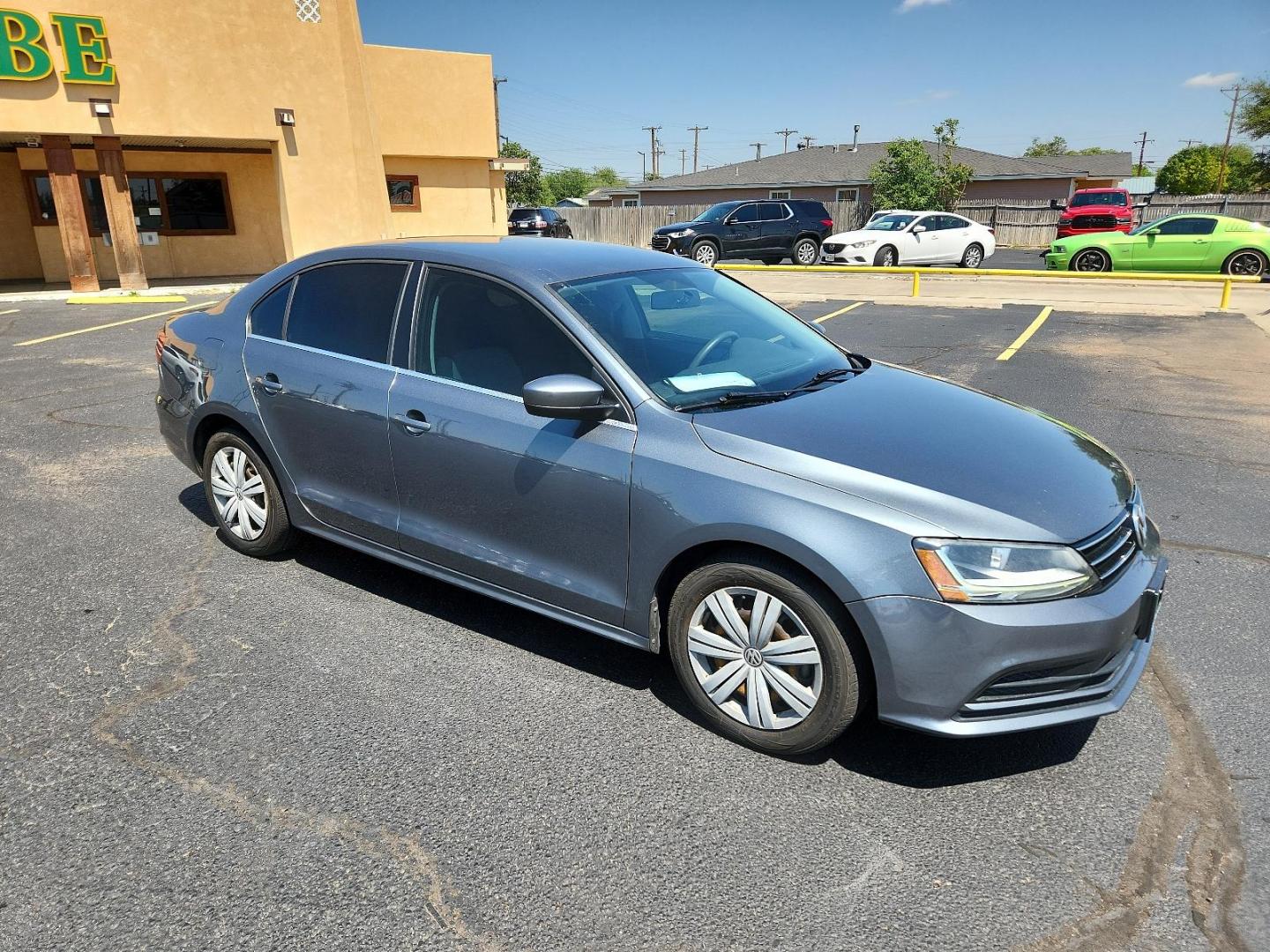 2017 Platinum Gray Metallic /Titan Black/Palladium Gray, cloth Volkswagen Jetta 1.4T S (3VW2B7AJ5HM) with an Engine: 1.4L TSI I-4 Turbocharged -inc: DOHC 16-valve, direct injection engine, located at 4711 Ave Q, Lubbock, TX, 79412, (806) 687-2362, 33.551304, -101.855293 - Photo#6