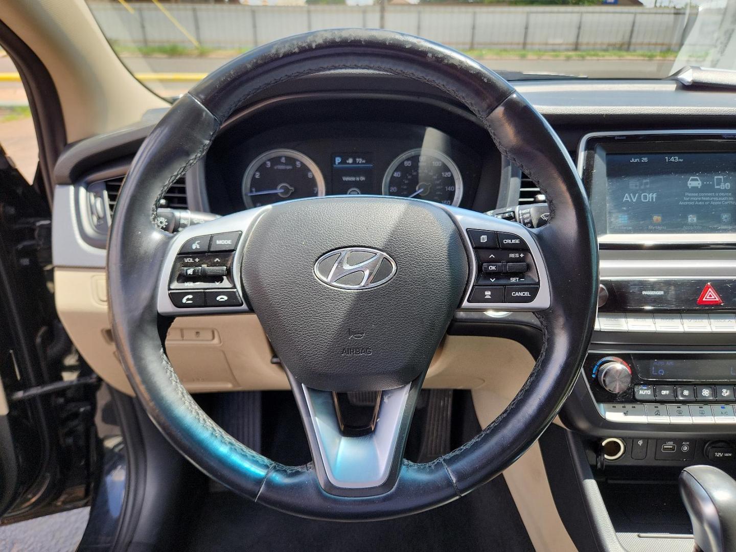 2019 Phantom Black /Black, leather/cloth Hyundai Sonata SEL (5NPE34AF0KH) with an Engine: 2.4L GDI DOHC 16-Valve I4 engine, located at 4711 Ave Q, Lubbock, TX, 79412, (806) 687-2362, 33.551304, -101.855293 - Photo#18