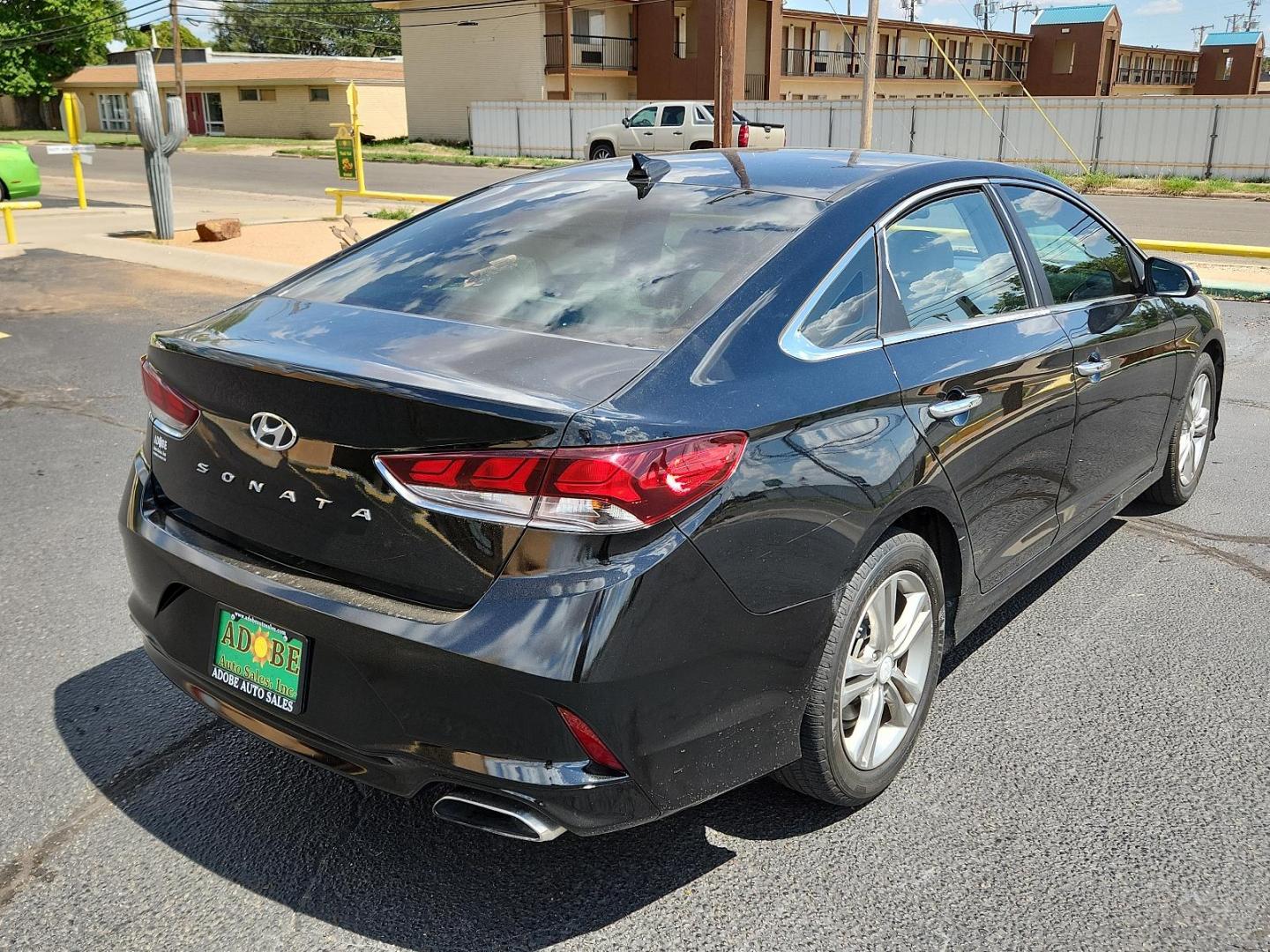 2019 Phantom Black /Black, leather/cloth Hyundai Sonata SEL (5NPE34AF0KH) with an Engine: 2.4L GDI DOHC 16-Valve I4 engine, located at 4711 Ave Q, Lubbock, TX, 79412, (806) 687-2362, 33.551304, -101.855293 - Photo#4