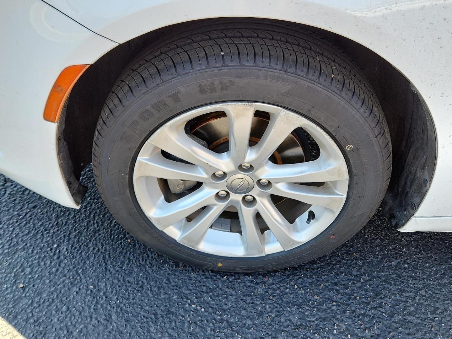 2015 Bright White Clearcoat /Black Chrysler 200 Limited (1C3CCCAB5FN) with an ENGINE: 2.4L I4 PZEV M-AIR engine, located at 4711 Ave Q, Lubbock, TX, 79412, (806) 687-2362, 33.551304, -101.855293 - Photo#8