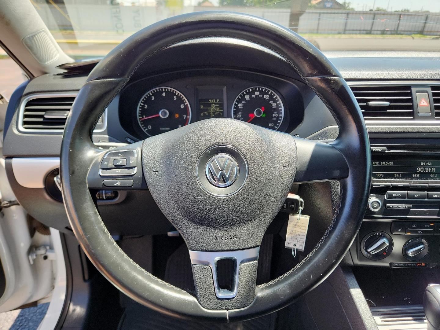 2014 Candy White /Titan Black Volkswagen Jetta Sedan SE w/Connectivity (3VWD17AJ6EM) with an Engine: 1.8L l-4 DOHC engine, located at 4711 Ave Q, Lubbock, TX, 79412, (806) 687-2362, 33.551304, -101.855293 - Photo#17