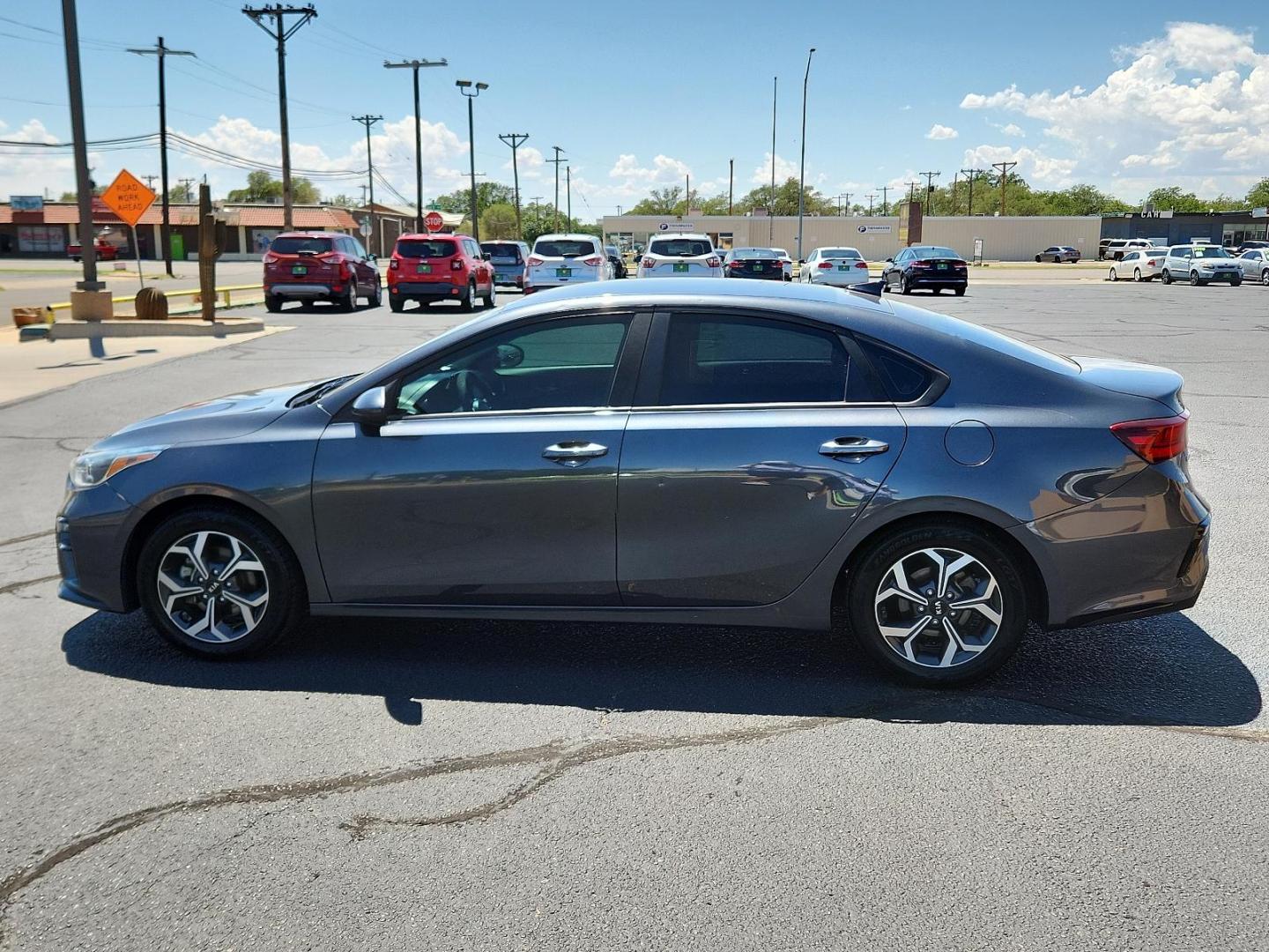 2019 Gravity Grey /Black, cloth Kia Forte LXS (3KPF24AD9KE) with an Engine: 2.0L I4 DOHC D-CVVT MPI engine, located at 4711 Ave Q, Lubbock, TX, 79412, (806) 687-2362, 33.551304, -101.855293 - Photo#1