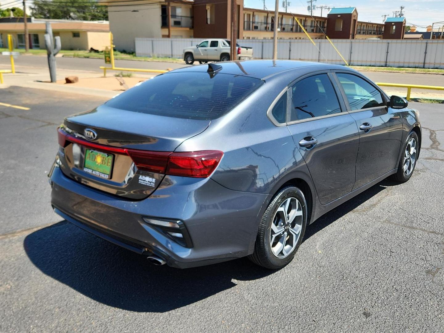 2019 Gravity Grey /Black, cloth Kia Forte LXS (3KPF24AD9KE) with an Engine: 2.0L I4 DOHC D-CVVT MPI engine, located at 4711 Ave Q, Lubbock, TX, 79412, (806) 687-2362, 33.551304, -101.855293 - Photo#4