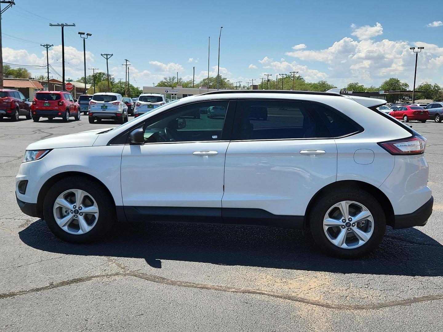 2018 Oxford White /Ebony, cloth Ford Edge SE (2FMPK3G92JB) with an ENGINE: TWIN-SCROLL 2.0L ECOBOOST engine, located at 4711 Ave Q, Lubbock, TX, 79412, (806) 687-2362, 33.551304, -101.855293 - Photo#1