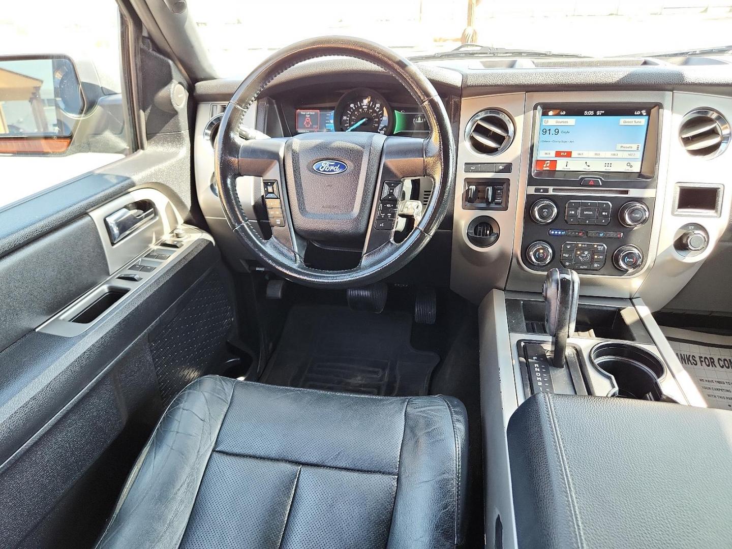 2017 Oxford White /Dune, cloth Ford Expedition XLT (1FMJU1HT6HE) with an ENGINE: 3.5L ECOBOOST V6 engine, located at 4711 Ave Q, Lubbock, TX, 79412, (806) 687-2362, 33.551304, -101.855293 - Photo#10