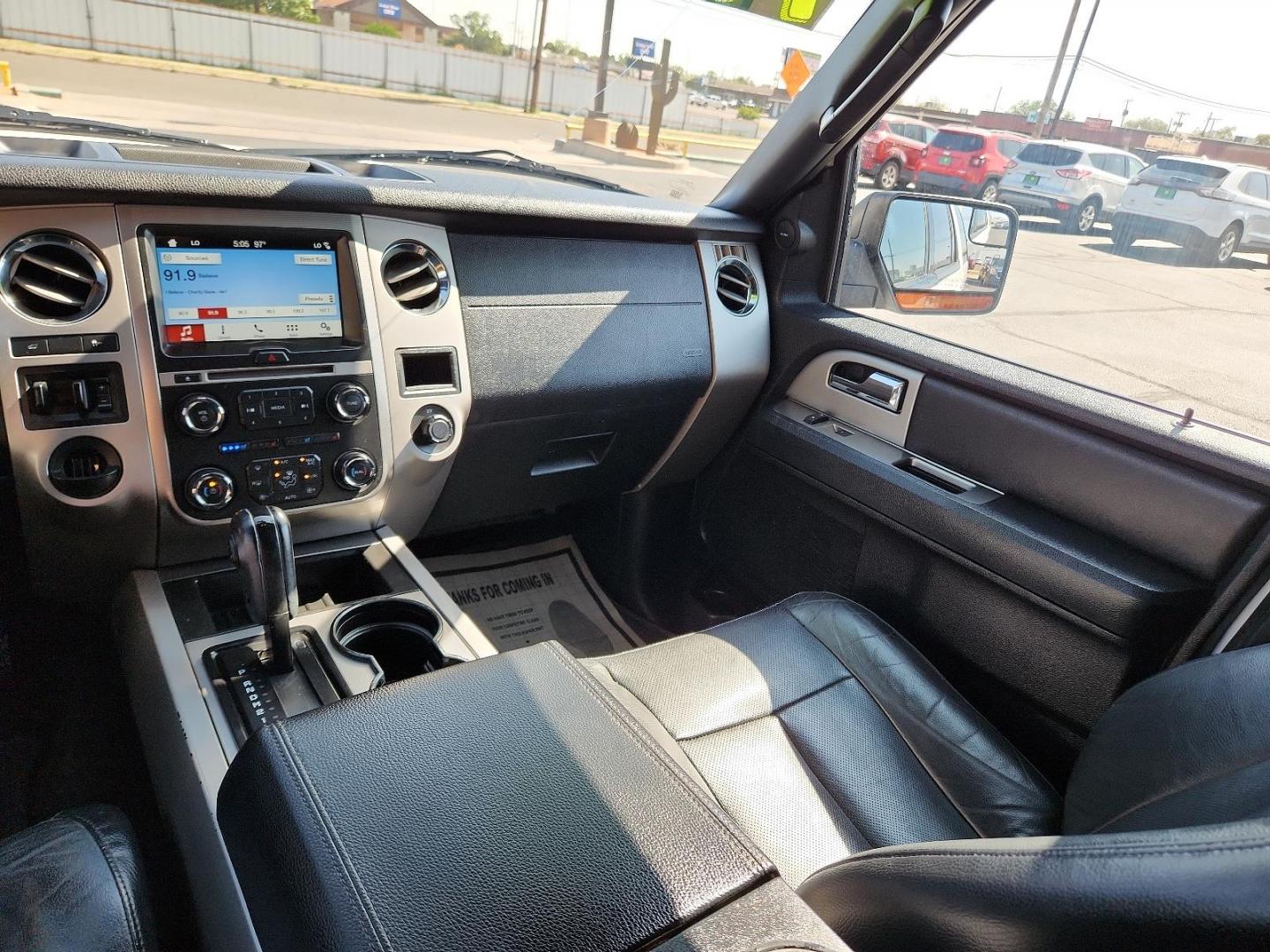 2017 Oxford White /Dune, cloth Ford Expedition XLT (1FMJU1HT6HE) with an ENGINE: 3.5L ECOBOOST V6 engine, located at 4711 Ave Q, Lubbock, TX, 79412, (806) 687-2362, 33.551304, -101.855293 - Photo#11