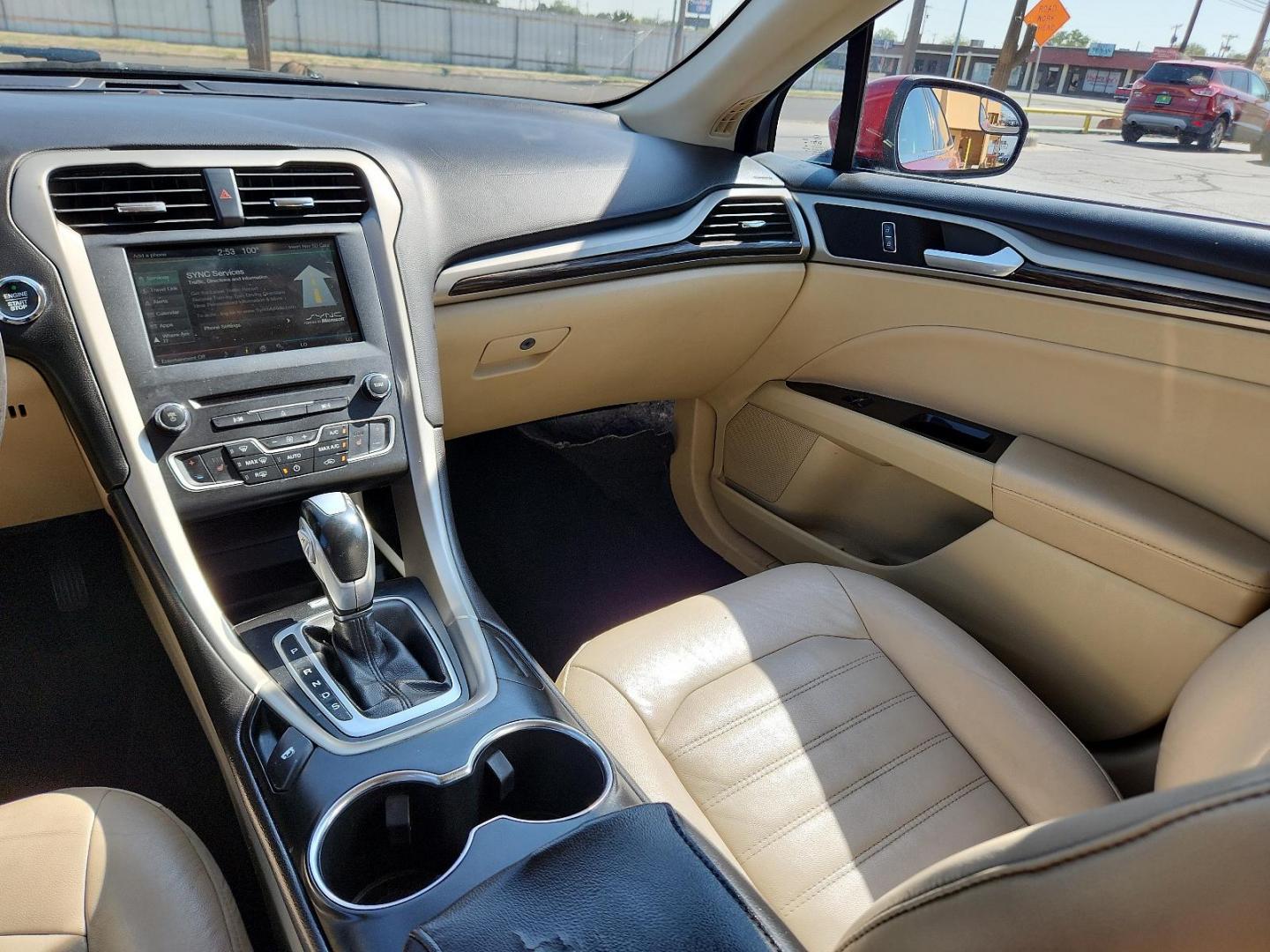 2016 Ruby Red Metallic Tinted Clearcoat /Charcoal Black, cloth Ford Fusion SE (3FA6P0HD3GR) with an ENGINE: 1.5L ECOBOOST engine, located at 4711 Ave Q, Lubbock, TX, 79412, (806) 687-2362, 33.551304, -101.855293 - Photo#10