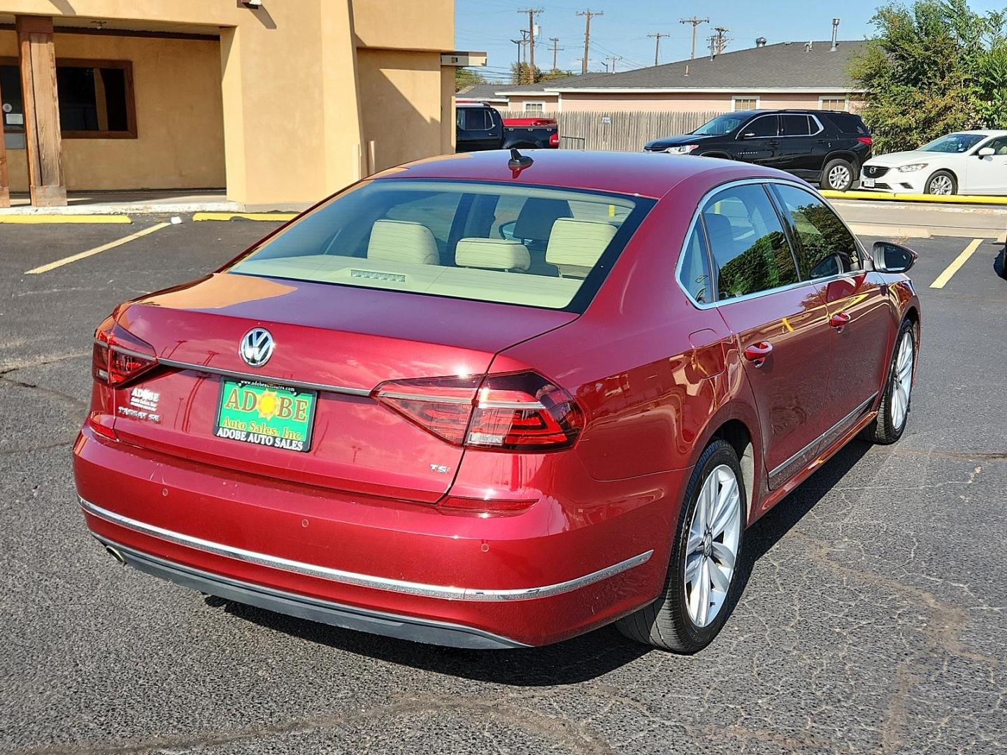 2017 Fortana Red /Titan Black, leatherette Volkswagen Passat 1.8T SE w/Technology (1VWGT7A33HC) with an Engine: 1.8L TSI 170 HP 16V Turbo 4-Cylinder -inc: direct injection engine, located at 4711 Ave Q, Lubbock, TX, 79412, (806) 687-2362, 33.551304, -101.855293 - Photo#4