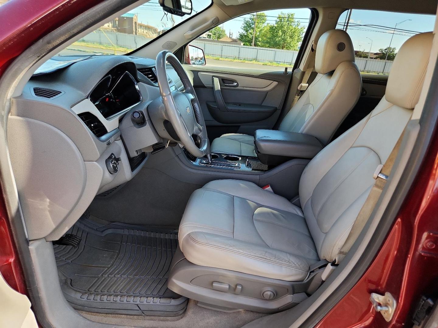 2016 Red /Gray Chevrolet Traverse LT (1GNKRHKD3GJ) with an ENGINE, 3.6L SIDI V6 engine, located at 4711 Ave Q, Lubbock, TX, 79412, (806) 687-2362, 33.551304, -101.855293 - Photo#9