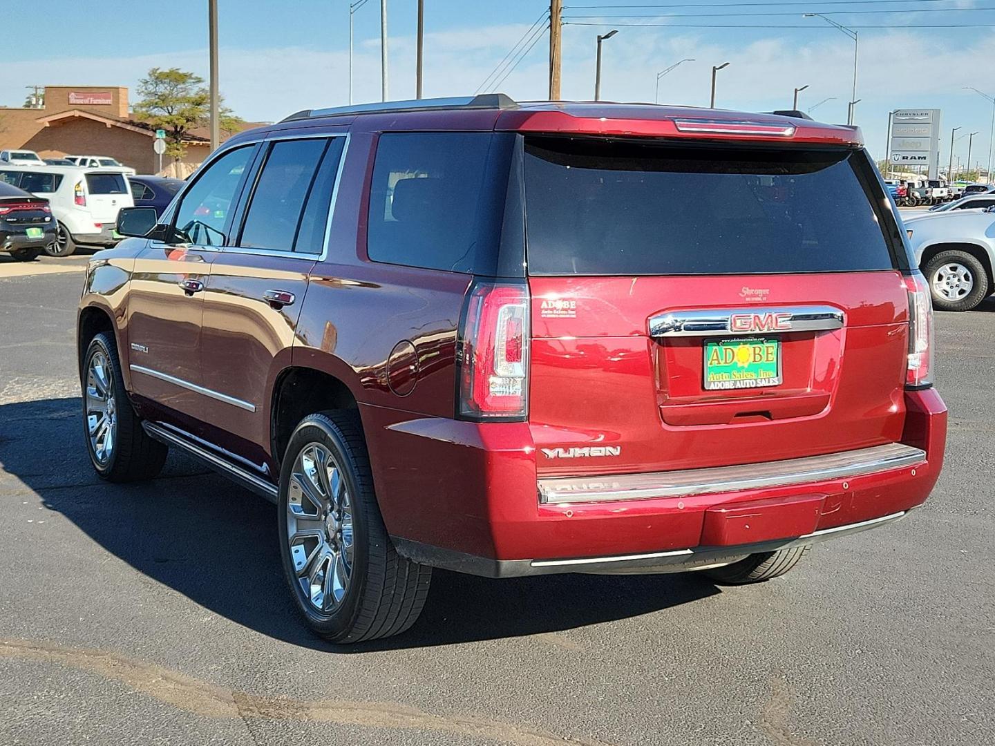 2017 Crimson Red Tintcoat /Jet Black, leather GMC Yukon Denali (1GKS2CKJ7HR) with an ENGINE, 6.2L ECOTEC3 V8 engine, located at 4711 Ave Q, Lubbock, TX, 79412, (806) 687-2362, 33.551304, -101.855293 - Photo#2