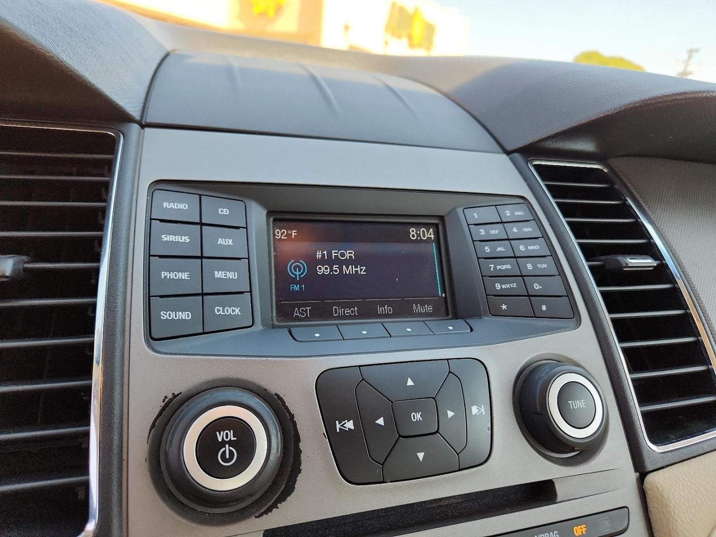 2016 Oxford White /Dune, cloth Ford Taurus SE (1FAHP2D83GG) with an ENGINE: 3.5L TI-VCT V6 (FFV) engine, located at 4711 Ave Q, Lubbock, TX, 79412, (806) 687-2362, 33.551304, -101.855293 - Photo#13