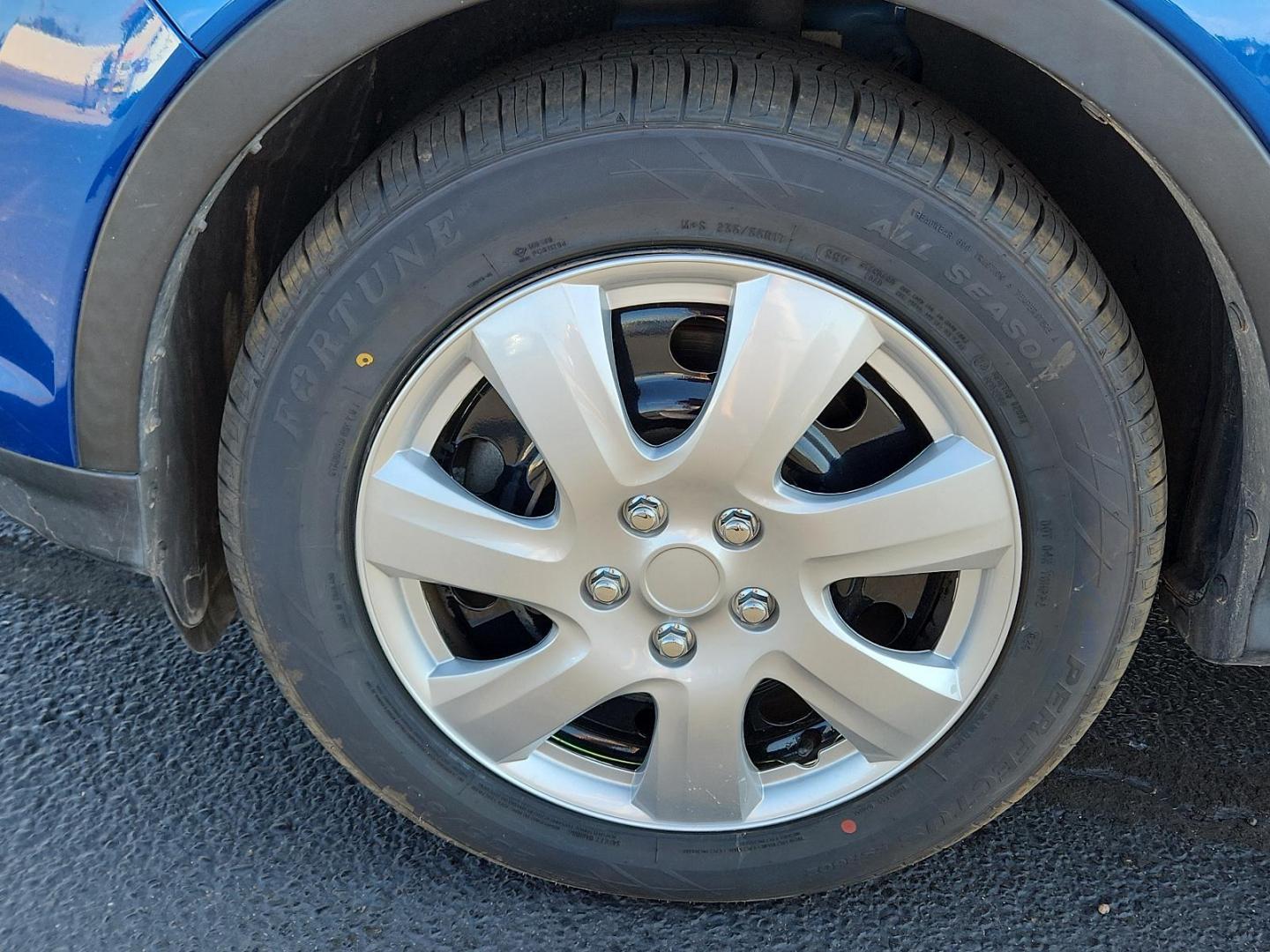 2017 Lightning Blue Metallic /Charcoal Black, cloth Ford Escape S (1FMCU0F73HU) with an 2.5L L4 DOHC 16V engine, located at 4711 Ave Q, Lubbock, TX, 79412, (806) 687-2362, 33.551304, -101.855293 - Photo#6