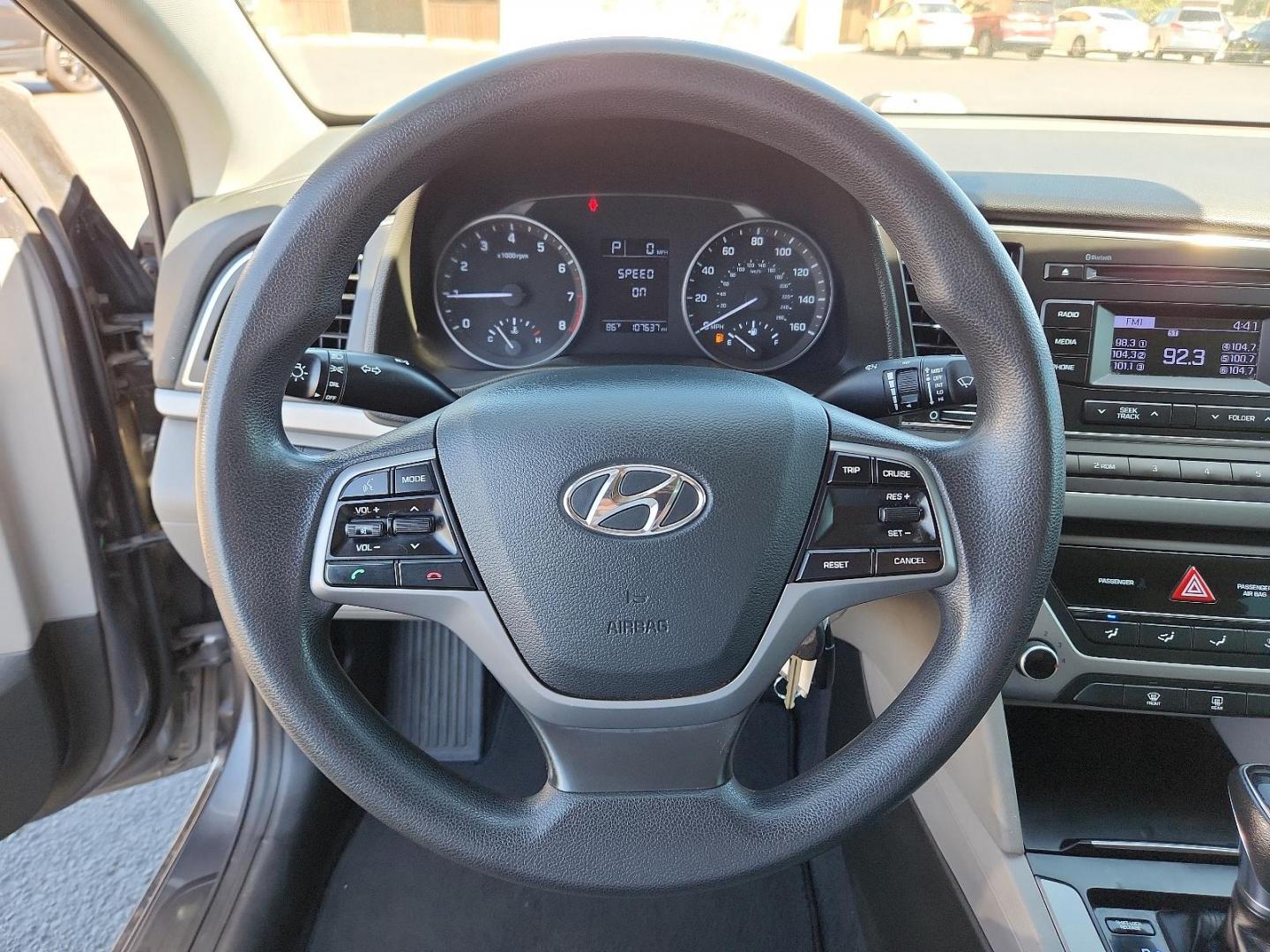 2018 Machine Gray /Gray, cloth Hyundai Elantra SE (5NPD74LF1JH) with an Engine: 2.0L DOHC 16V 4-Cylinder D-CVVT MPI engine, located at 4711 Ave Q, Lubbock, TX, 79412, (806) 687-2362, 33.551304, -101.855293 - Photo#17