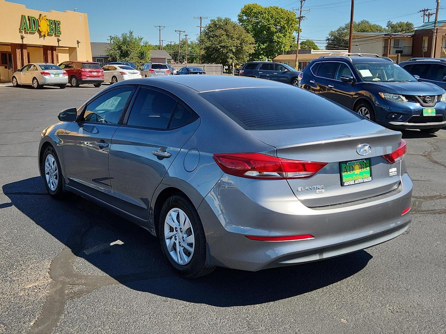 2018 Machine Gray /Gray, cloth Hyundai Elantra SE (5NPD74LF1JH) with an Engine: 2.0L DOHC 16V 4-Cylinder D-CVVT MPI engine, located at 4711 Ave Q, Lubbock, TX, 79412, (806) 687-2362, 33.551304, -101.855293 - Photo#2