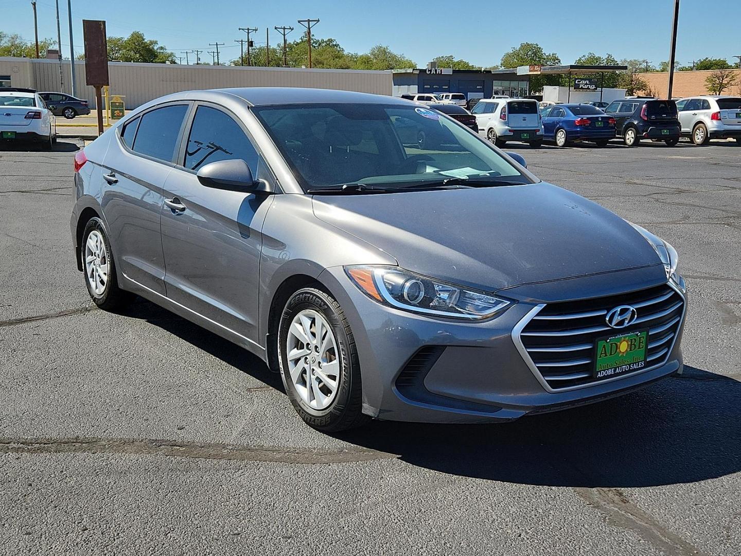 2018 Machine Gray /Gray, cloth Hyundai Elantra SE (5NPD74LF1JH) with an Engine: 2.0L DOHC 16V 4-Cylinder D-CVVT MPI engine, located at 4711 Ave Q, Lubbock, TX, 79412, (806) 687-2362, 33.551304, -101.855293 - Photo#5