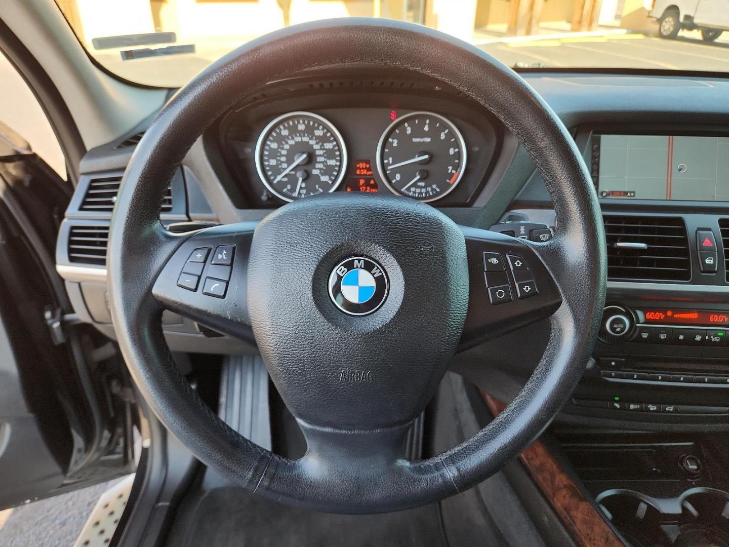 2011 Black Sapphire Metallic - 475 /Black - KCSW BMW X5 35i (5UXZV4C52BL) with an 3.0-liter, 300-horsepower, 24-valve inline 6-cylinder dual overhead cam (DOHC) engine with TwinPower Turbo technology, Valvetronic, piezo direct fuel injection, and Double-VANOS steplessly variable valve timing engine, located at 4711 Ave Q, Lubbock, TX, 79412, (806) 687-2362, 33.551304, -101.855293 - Photo#17