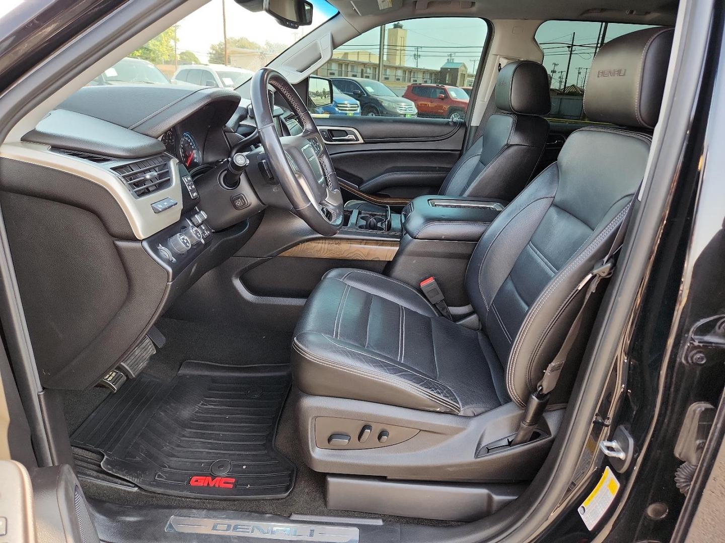 2018 Onyx Black /Jet Black, leather GMC Yukon XL Denali (1GKS2HKJ3JR) with an ENGINE, 6.2L ECOTEC3 V8 engine, located at 4711 Ave Q, Lubbock, TX, 79412, (806) 687-2362, 33.551304, -101.855293 - Photo#11