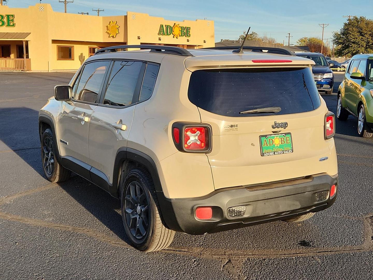 2015 Tan /Gray Jeep Renegade SPORT UTILITY 4-DR (ZACCJABT0FP) , located at 4711 Ave Q, Lubbock, TX, 79412, (806) 687-2362, 33.551304, -101.855293 - Photo#2