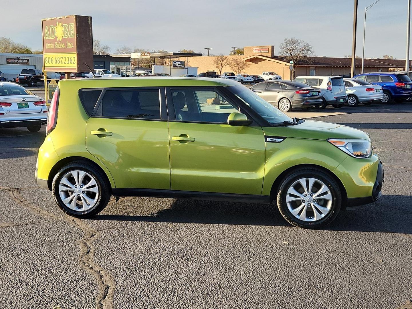 2015 Alien II - AE3 /Black - EQ Kia Soul + (KNDJP3A51F7) with an 2.0L L4 DOHC 16V engine, located at 4711 Ave Q, Lubbock, TX, 79412, (806) 687-2362, 33.551304, -101.855293 - Photo#4