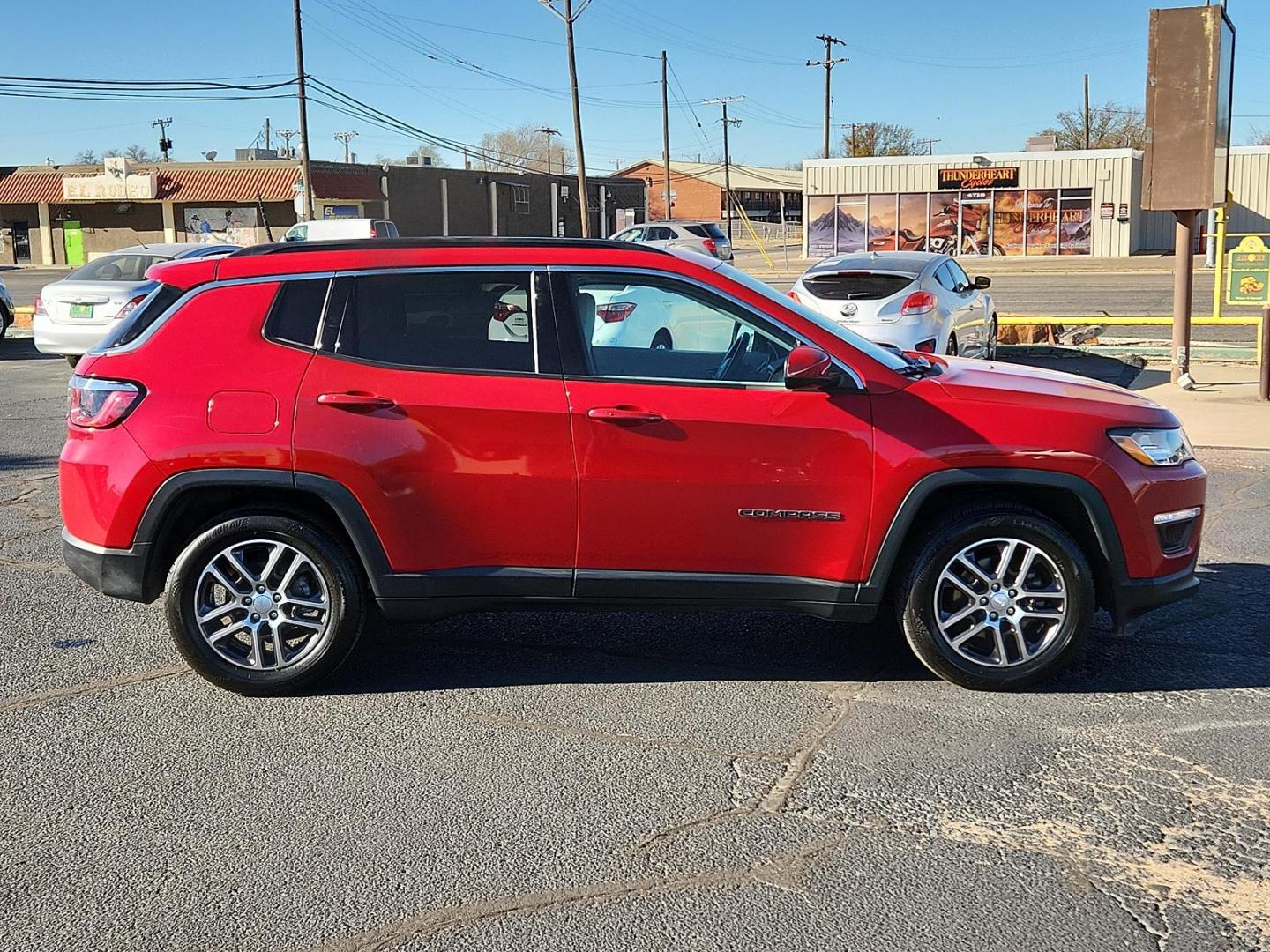 2018 Redline Pearlcoat - PRM /Ski Gray/Black - G7XS Jeep Compass Latitude w/Sun/Wheel Pkg (3C4NJCBB8JT) with an ENGINE: 2.4L I4 ZERO EVAP M-AIR W/ESS engine, located at 4711 Ave Q, Lubbock, TX, 79412, (806) 687-2362, 33.551304, -101.855293 - Photo#4