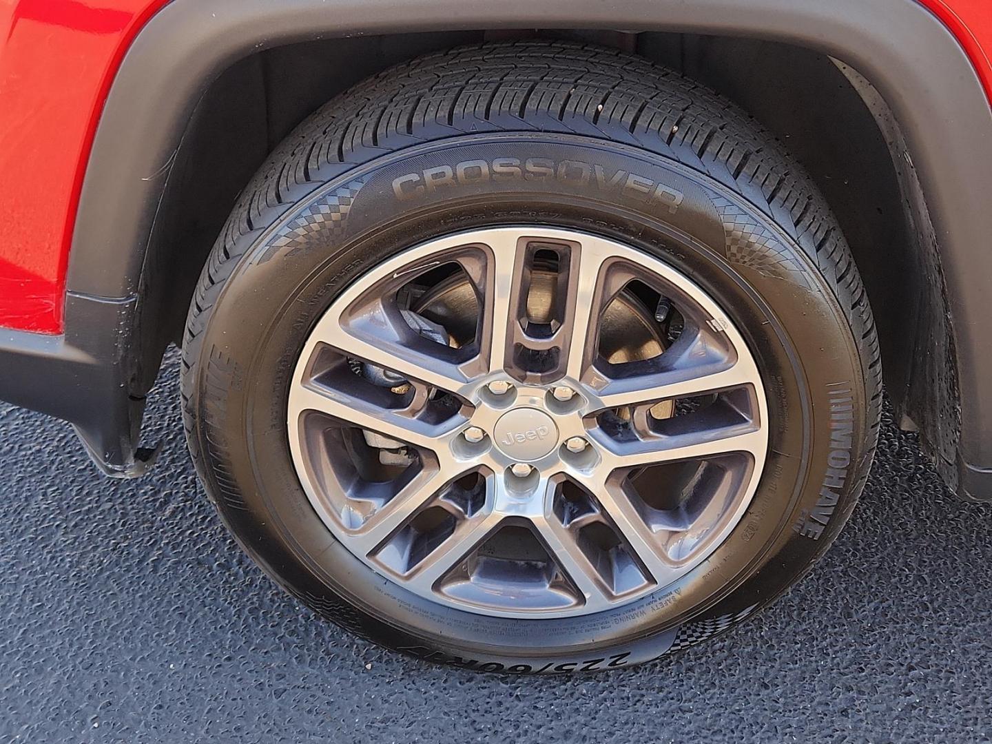 2018 Redline Pearlcoat - PRM /Ski Gray/Black - G7XS Jeep Compass Latitude w/Sun/Wheel Pkg (3C4NJCBB8JT) with an ENGINE: 2.4L I4 ZERO EVAP M-AIR W/ESS engine, located at 4711 Ave Q, Lubbock, TX, 79412, (806) 687-2362, 33.551304, -101.855293 - Photo#6