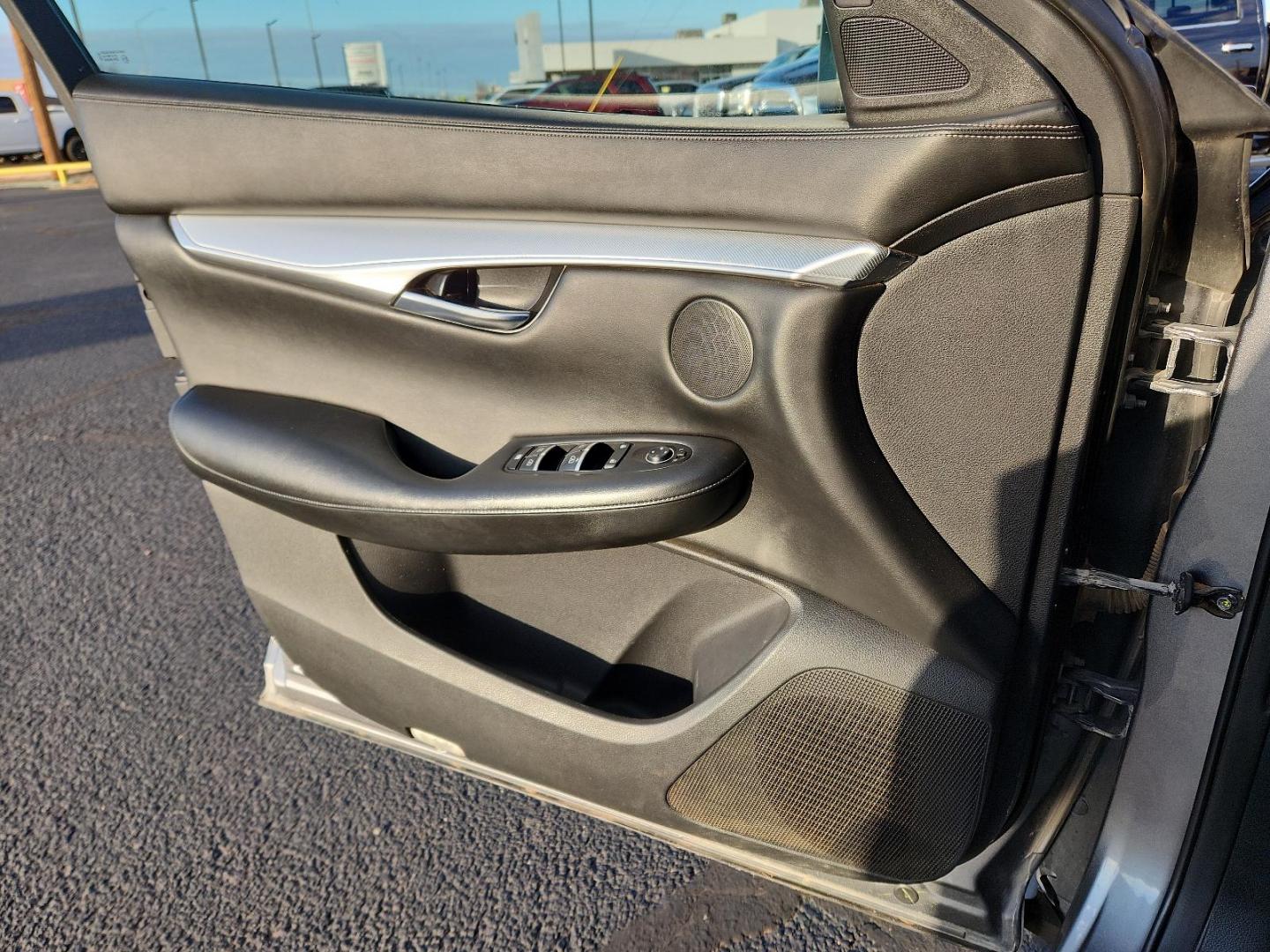 2019 GRAY INFINITI QX50 ESSENTIAL (3PCAJ5M10KF) with an Engine: 2.0L VC-Turbo I4 engine, located at 4711 Ave Q, Lubbock, TX, 79412, (806) 687-2362, 33.551304, -101.855293 - Photo#12