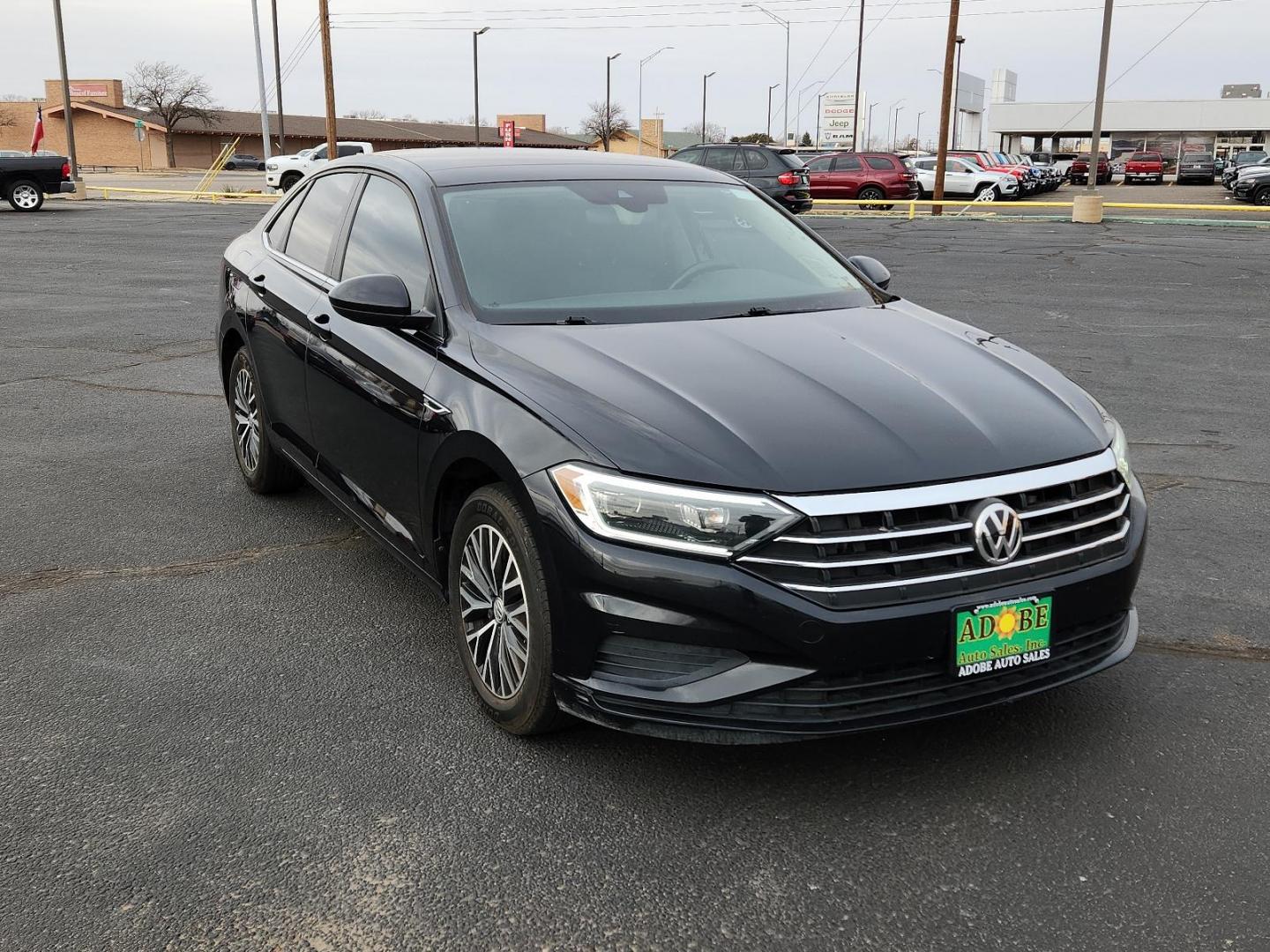 2019 BLACK Volkswagen Jetta SEL (3VWE57BUXKM) with an Engine: 1.4L TSI I-4 Turbocharged -inc: DOHC 16-valve, direct fuel injection engine, located at 4711 Ave Q, Lubbock, TX, 79412, (806) 687-2362, 33.551304, -101.855293 - Photo#5