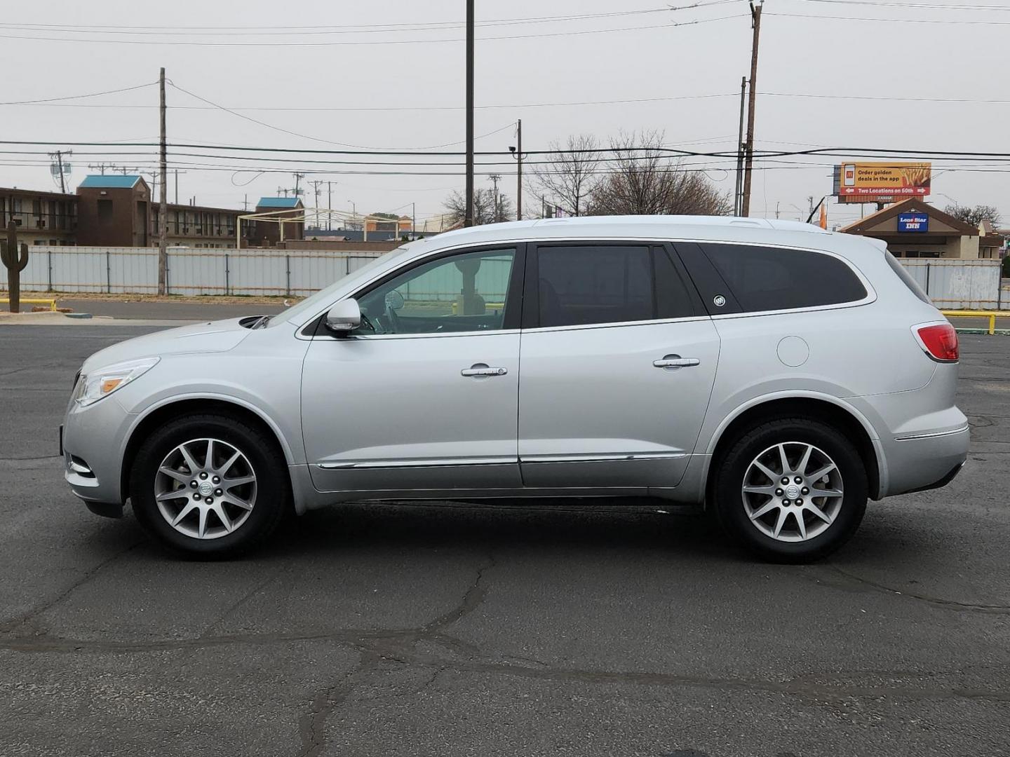 2017 SILVER Buick Enclave Leather (5GAKRBKD2HJ) with an ENGINE, 3.6L VARIABLE VALVE TIMING V6 WITH SIDI (SPARK IGNITION DIRECT INJECTION), DOHC engine, located at 4711 Ave Q, Lubbock, TX, 79412, (806) 687-2362, 33.551304, -101.855293 - Photo#1