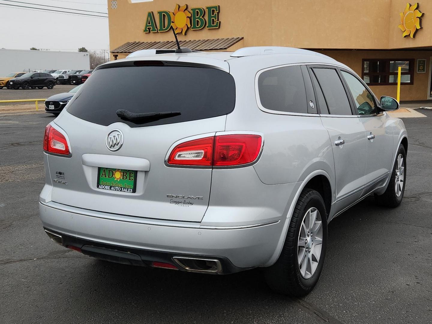 2017 SILVER Buick Enclave Leather (5GAKRBKD2HJ) with an ENGINE, 3.6L VARIABLE VALVE TIMING V6 WITH SIDI (SPARK IGNITION DIRECT INJECTION), DOHC engine, located at 4711 Ave Q, Lubbock, TX, 79412, (806) 687-2362, 33.551304, -101.855293 - Photo#3