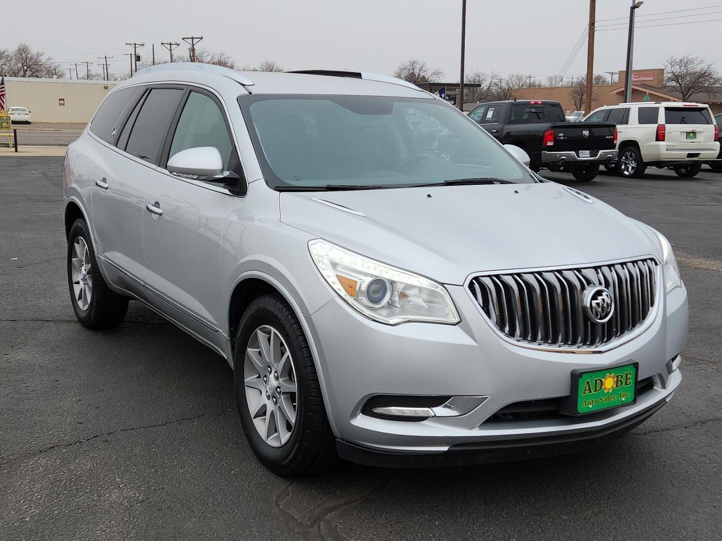 2017 SILVER Buick Enclave Leather (5GAKRBKD2HJ) with an ENGINE, 3.6L VARIABLE VALVE TIMING V6 WITH SIDI (SPARK IGNITION DIRECT INJECTION), DOHC engine, located at 4711 Ave Q, Lubbock, TX, 79412, (806) 687-2362, 33.551304, -101.855293 - Photo#5