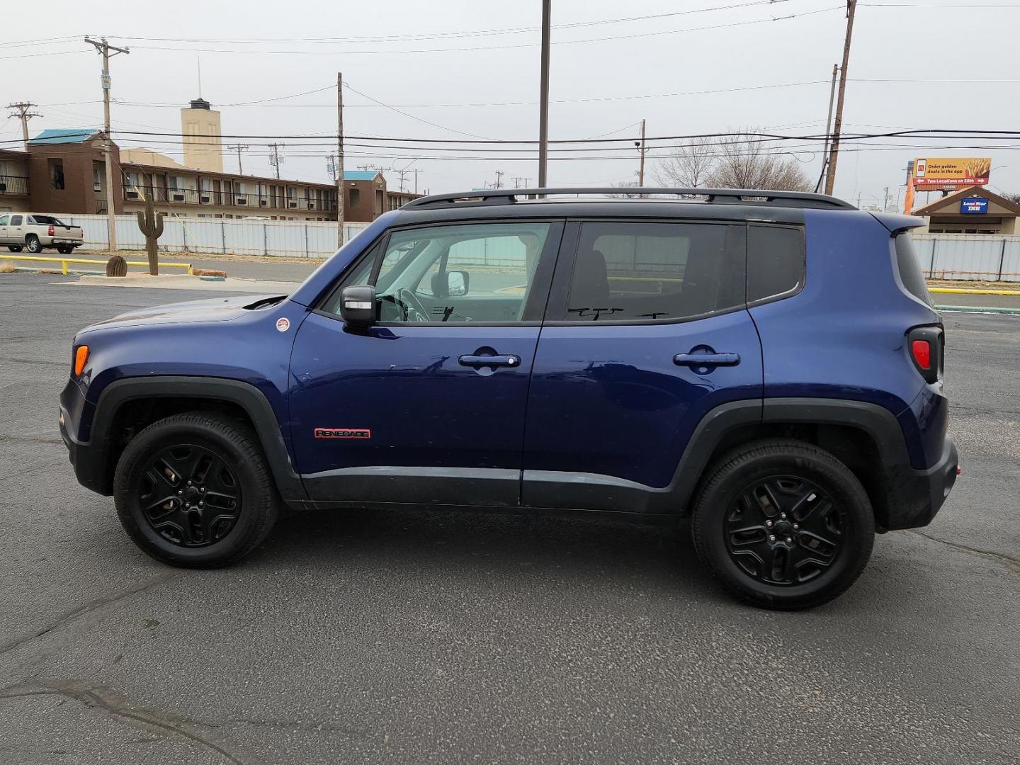 2018 BLUE Jeep Renegade Trailhawk (ZACCJBCB5JP) with an ENGINE: 2.4L I4 ZERO EVAP M-AIR engine, located at 4711 Ave Q, Lubbock, TX, 79412, (806) 687-2362, 33.551304, -101.855293 - Photo#1